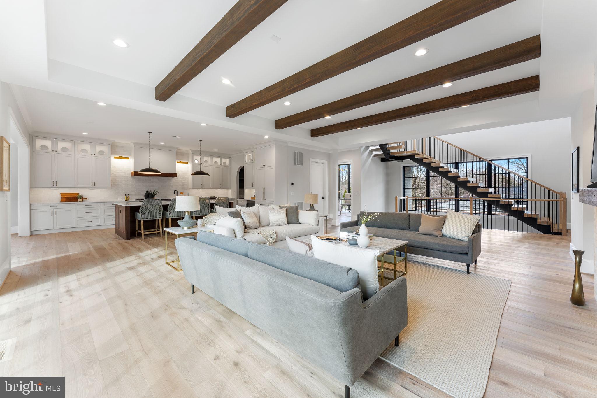 COUNTRY CLUB HILLS - Residential