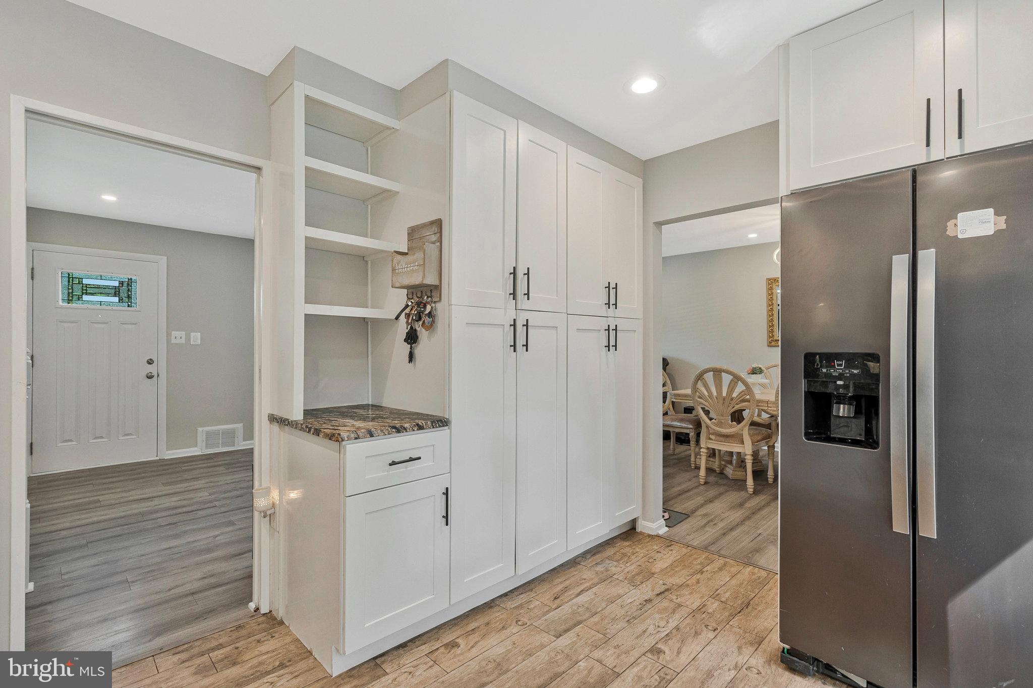 FAIRFAX VILLA - Residential