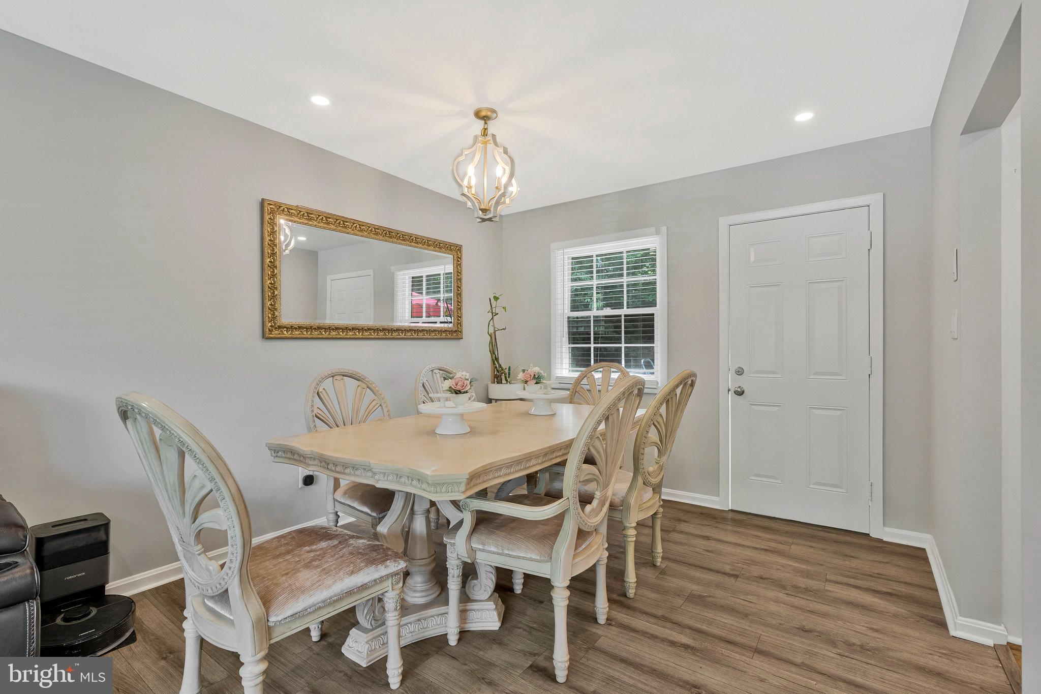 FAIRFAX VILLA - Residential