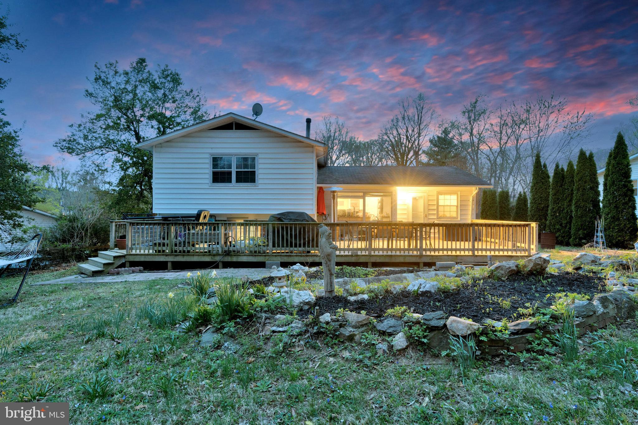 FAIRFAX VILLA - Residential