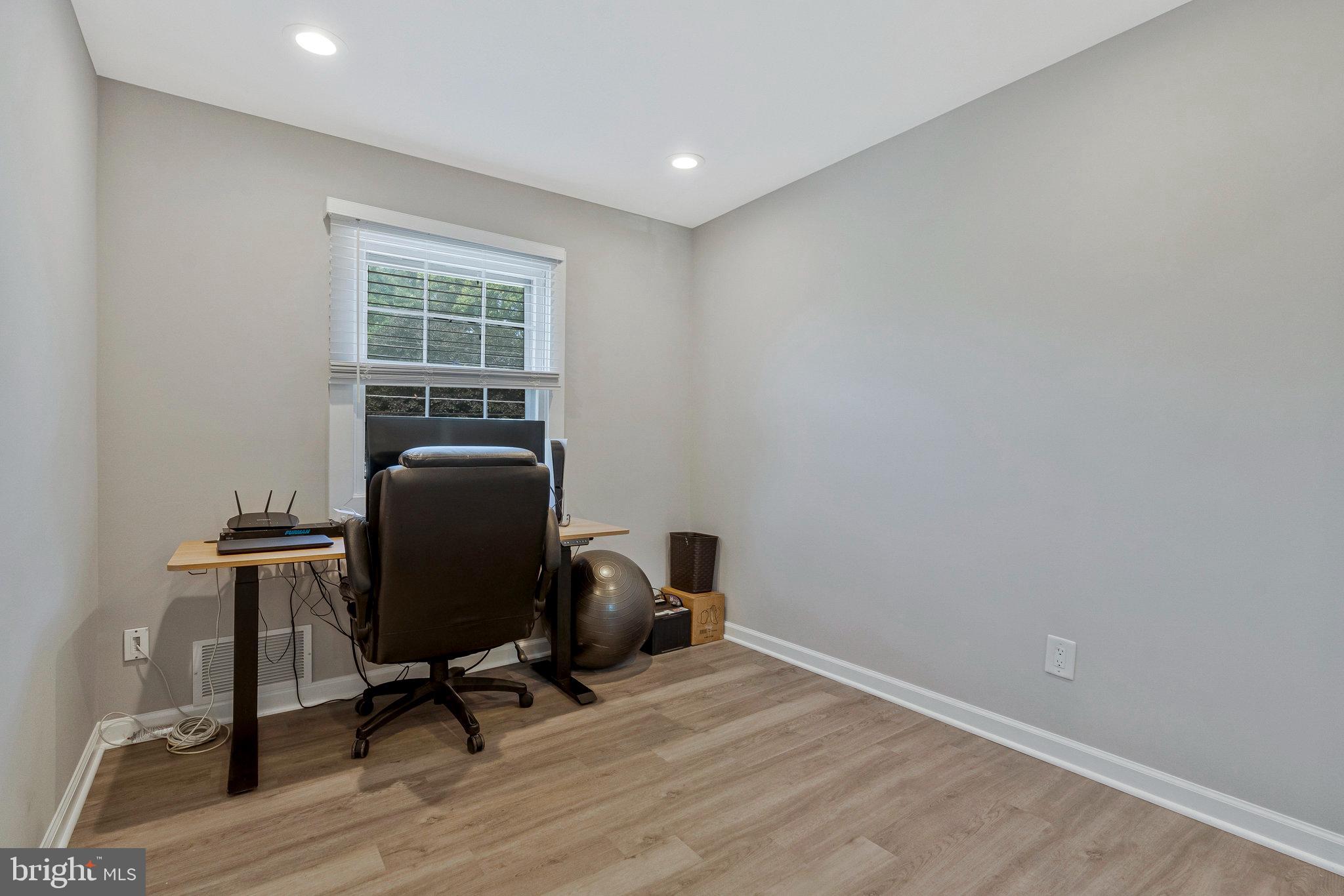 FAIRFAX VILLA - Residential