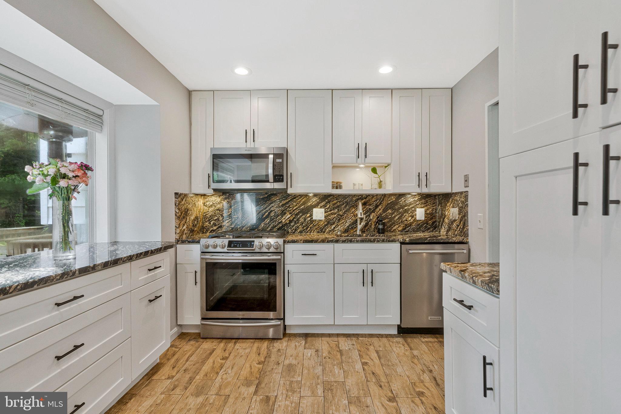 FAIRFAX VILLA - Residential