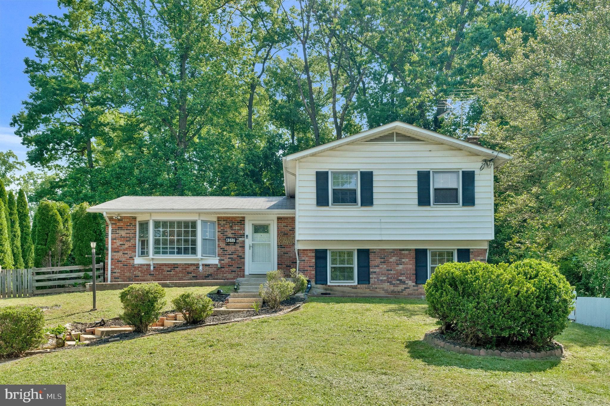 FAIRFAX VILLA - Residential