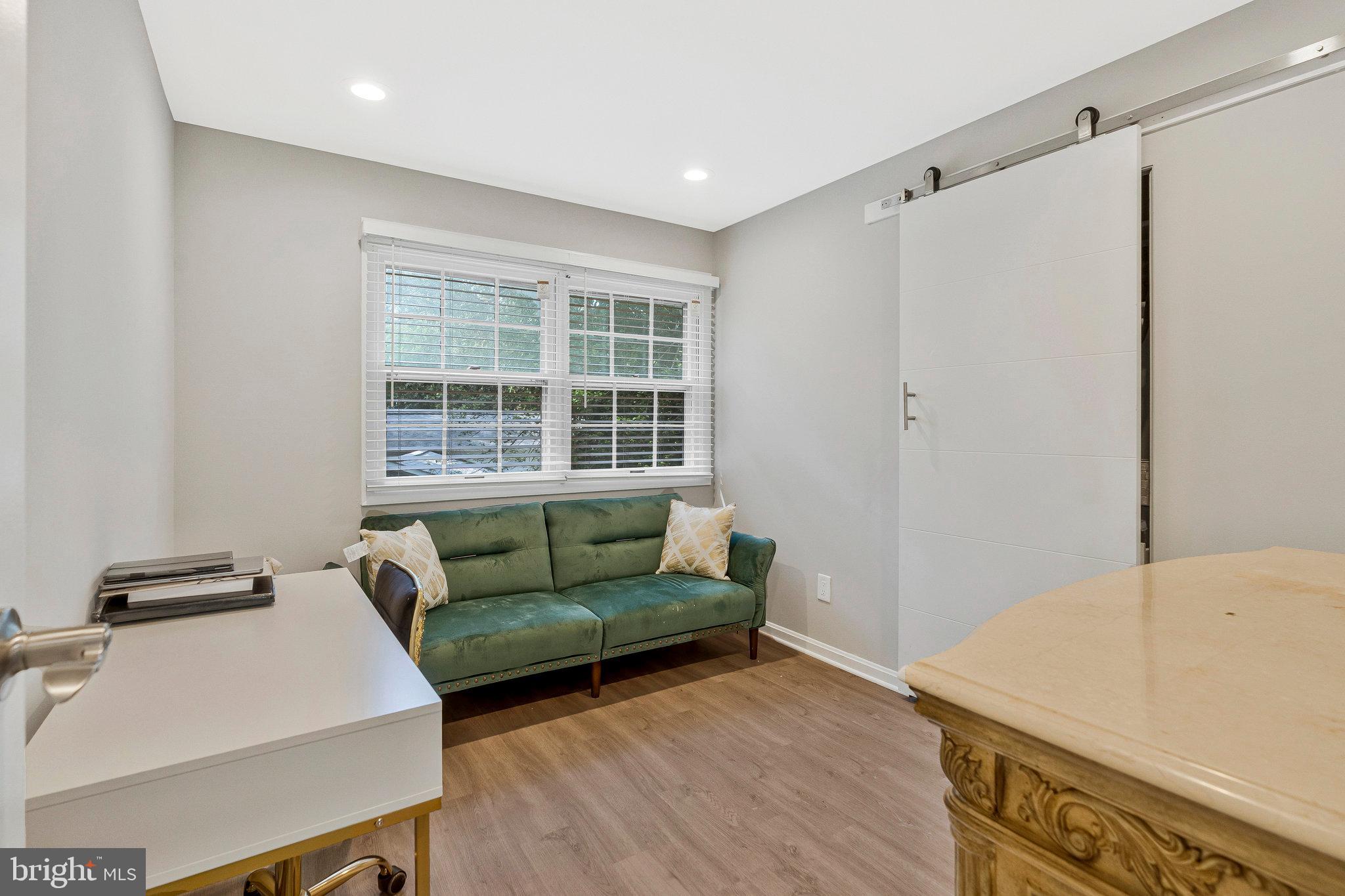 FAIRFAX VILLA - Residential