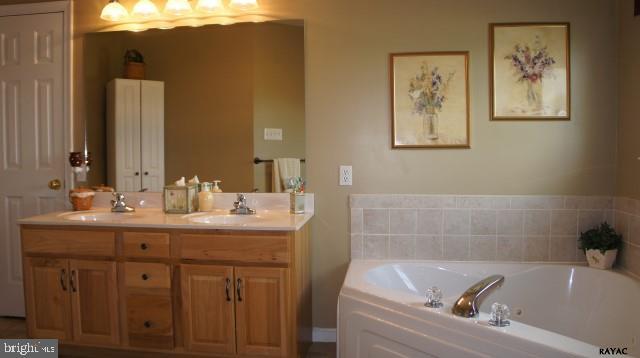 ASHCOMBE FARMS - Residential