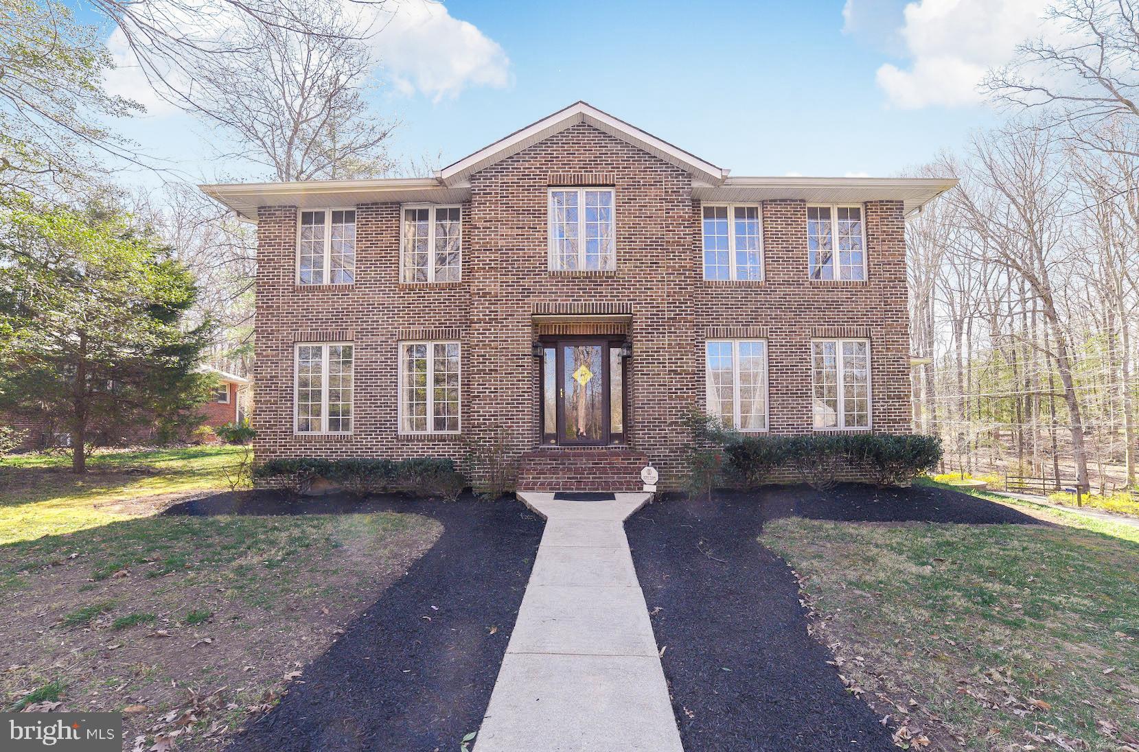 LAUREL DRIVE-MONTROSE SU - Residential