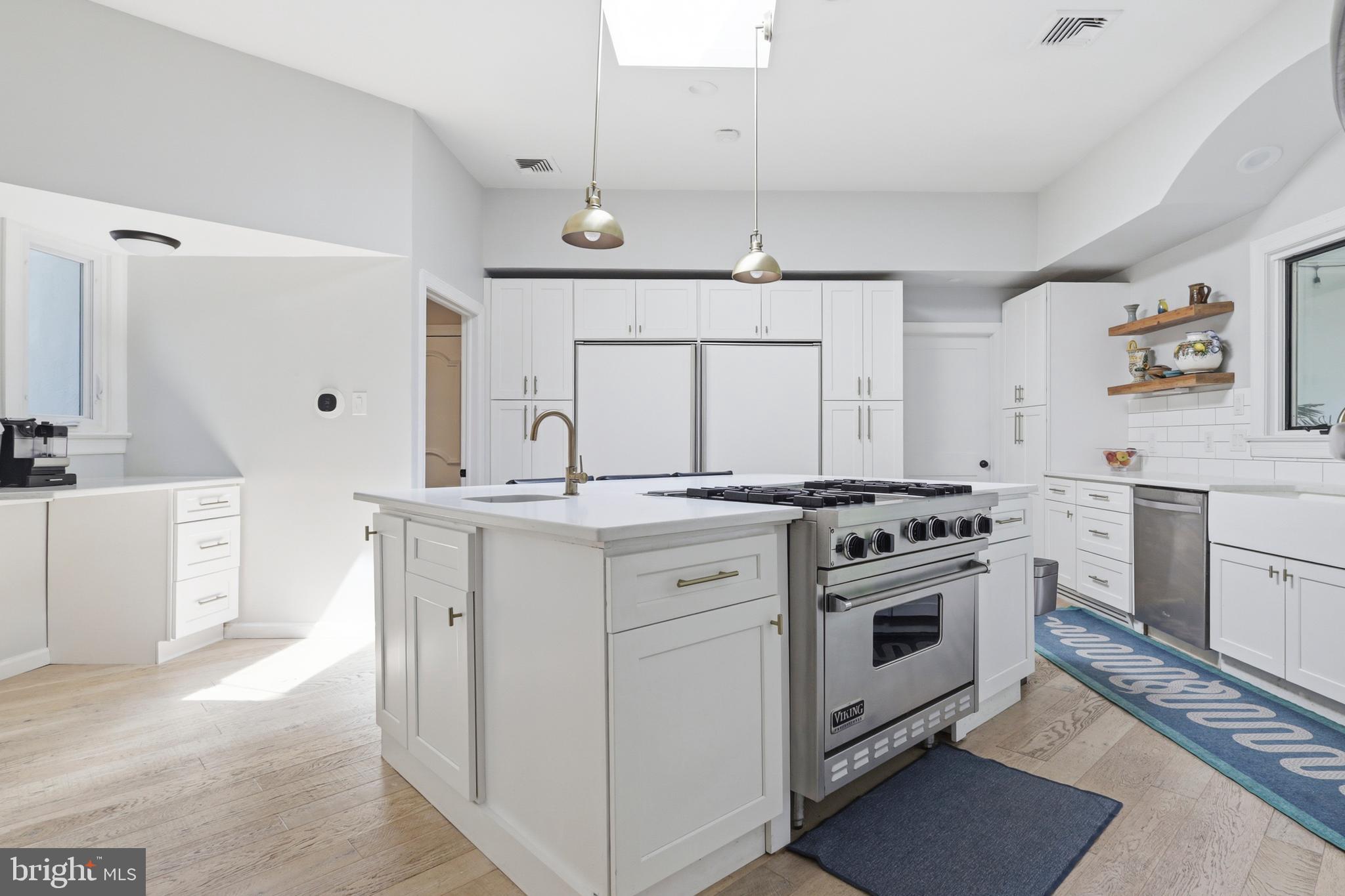 CHESTNUT HILL - Residential