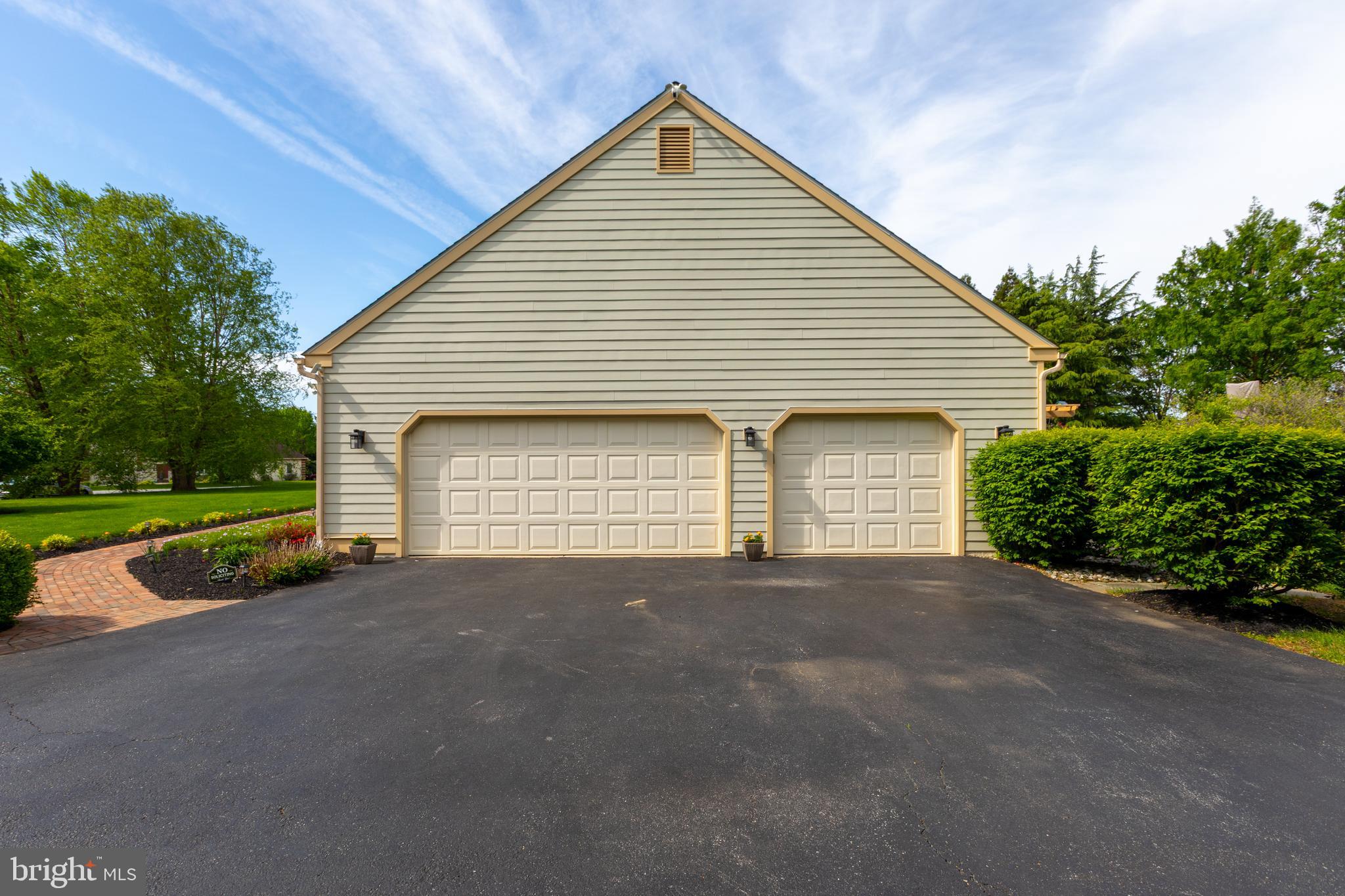 HICKORY HILL - Residential