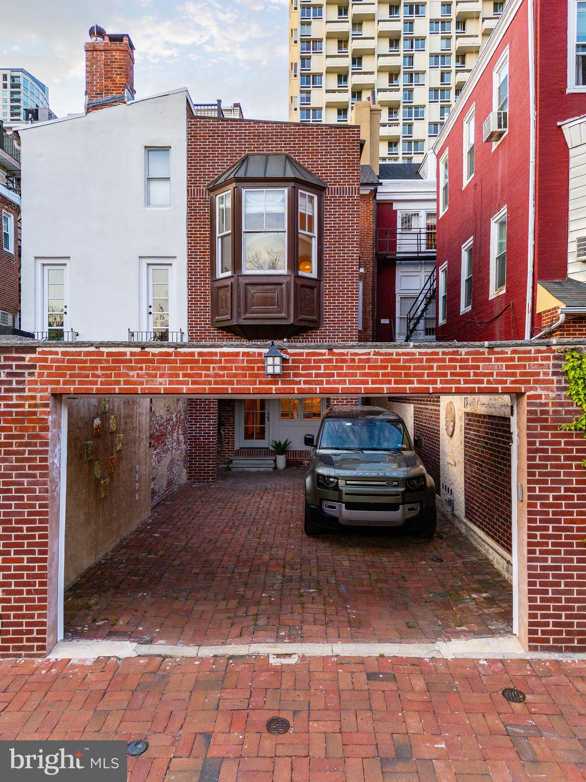 SOCIETY HILL - Residential