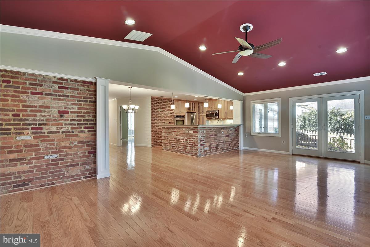 NORTH SPRINGFIELD - Residential