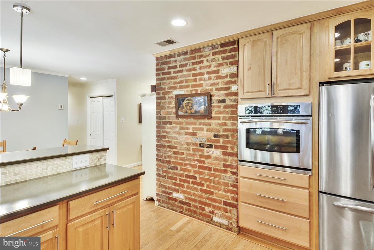 NORTH SPRINGFIELD - Residential