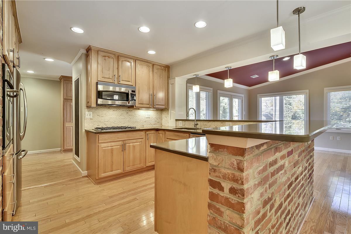 NORTH SPRINGFIELD - Residential
