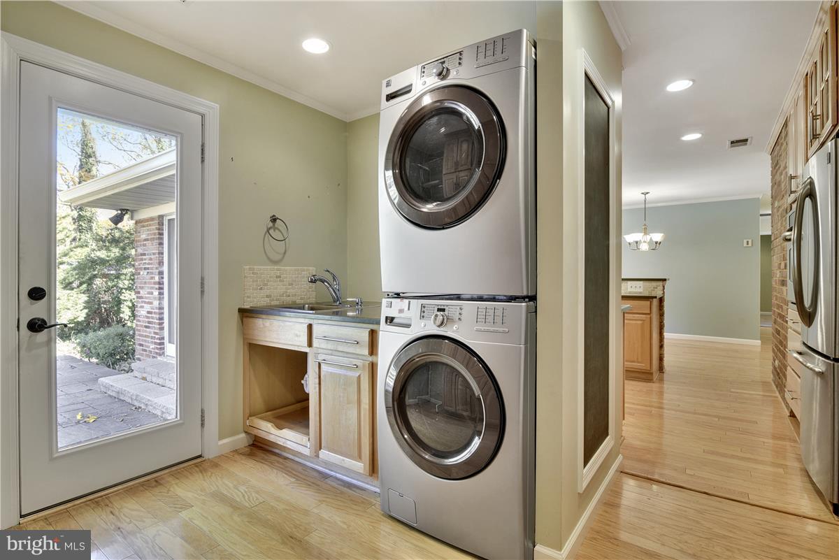 NORTH SPRINGFIELD - Residential