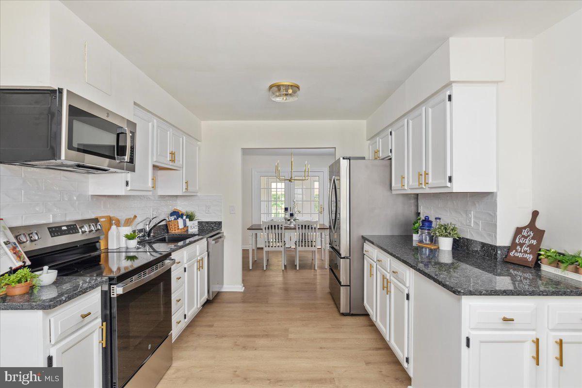 FOREST KNOLLS 03 - Residential