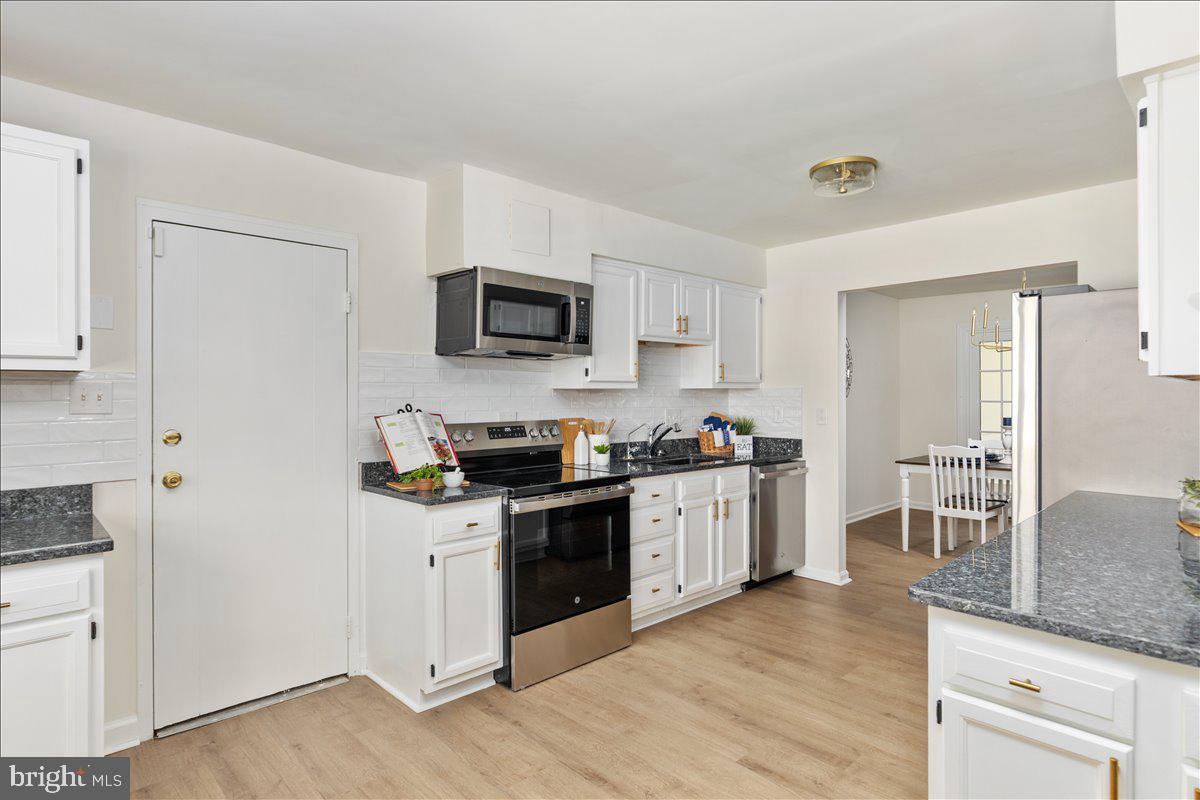 FOREST KNOLLS 03 - Residential
