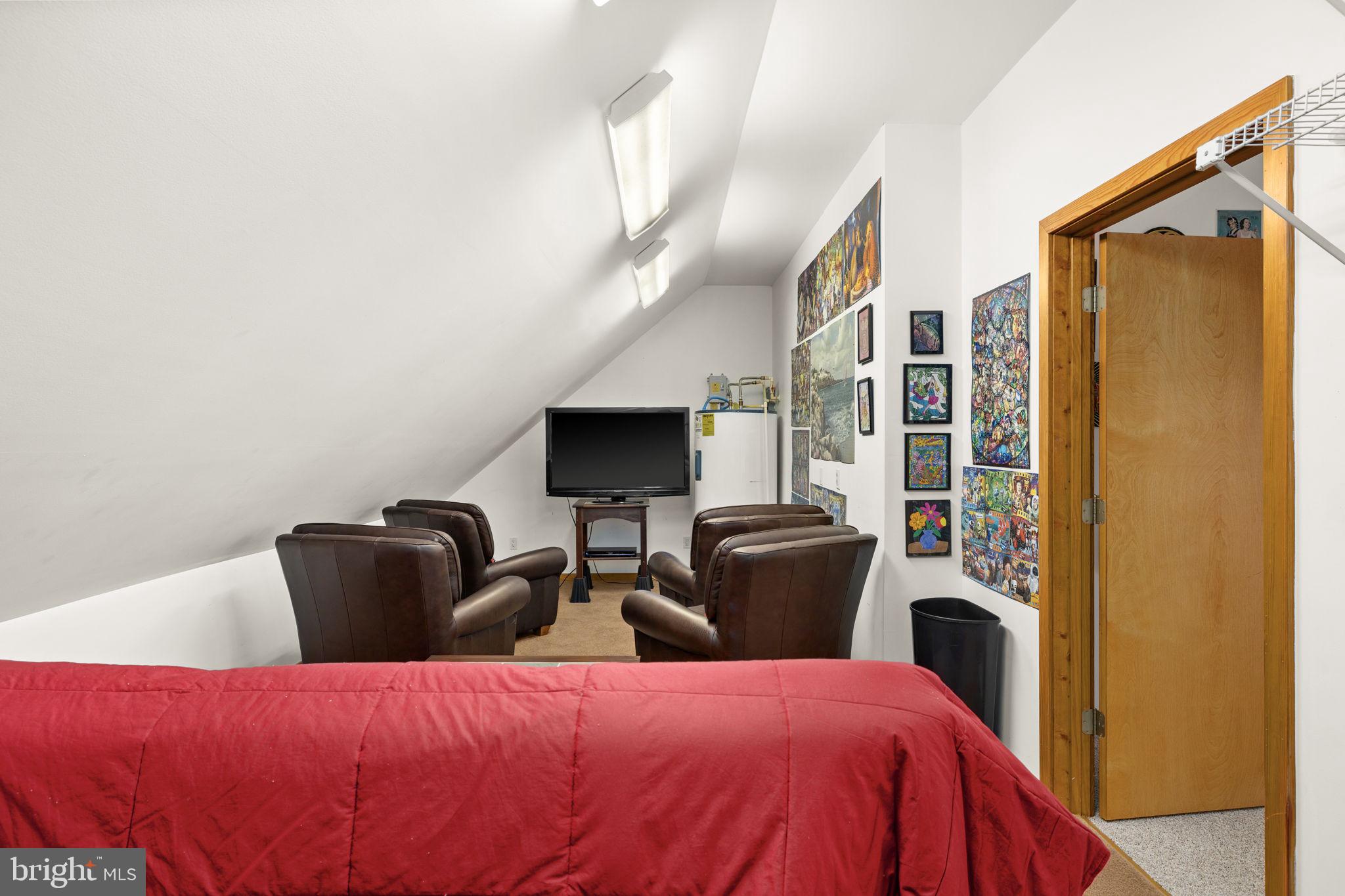 TALL PINES - Residential