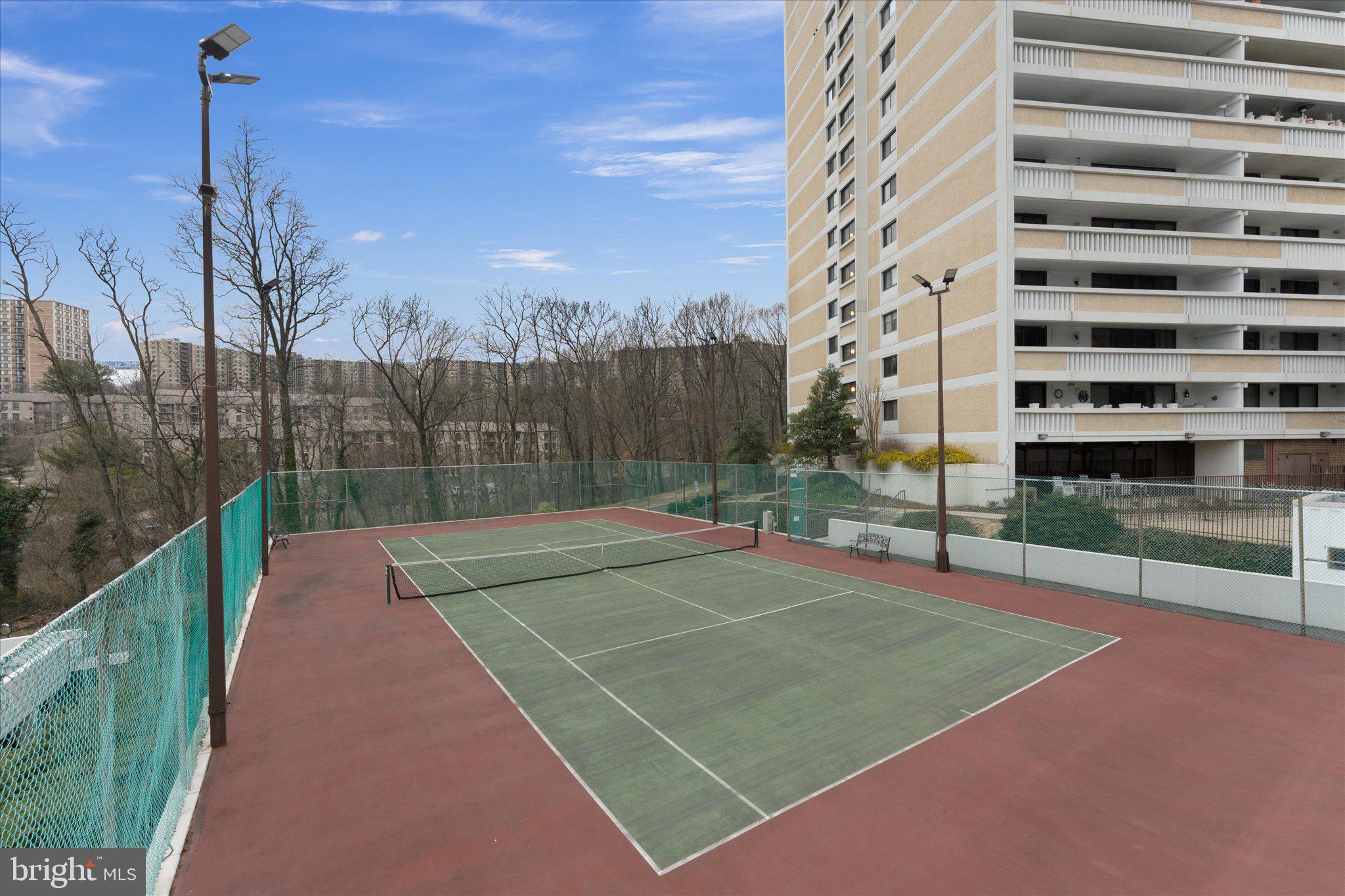 ALEXANDRIA KNOLLS - Residential