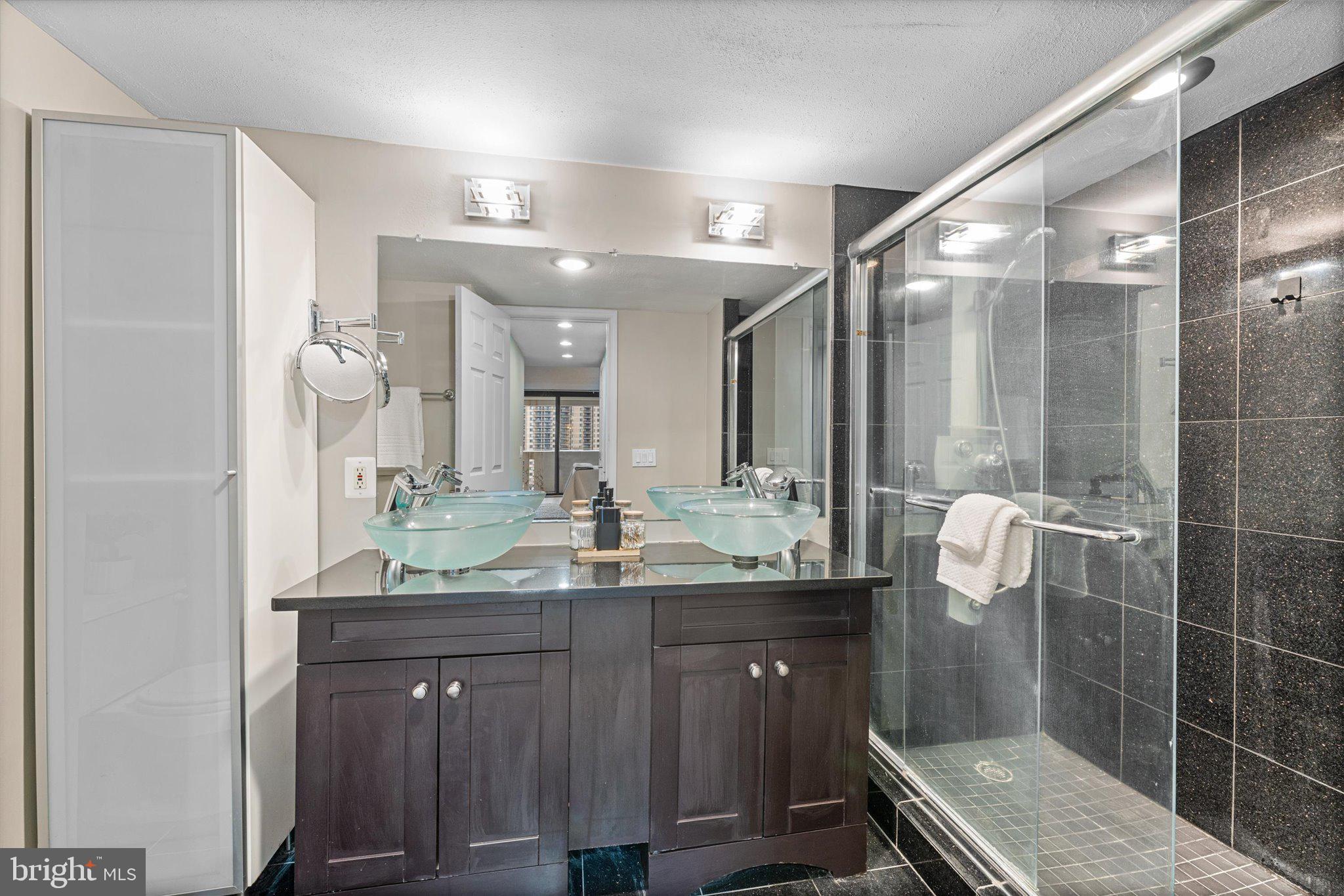ALEXANDRIA KNOLLS - Residential