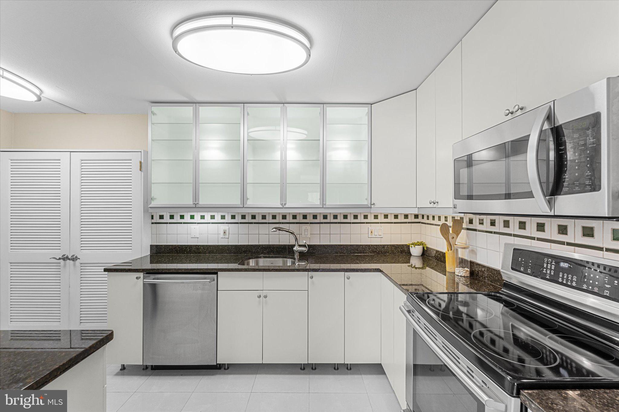 ALEXANDRIA KNOLLS - Residential