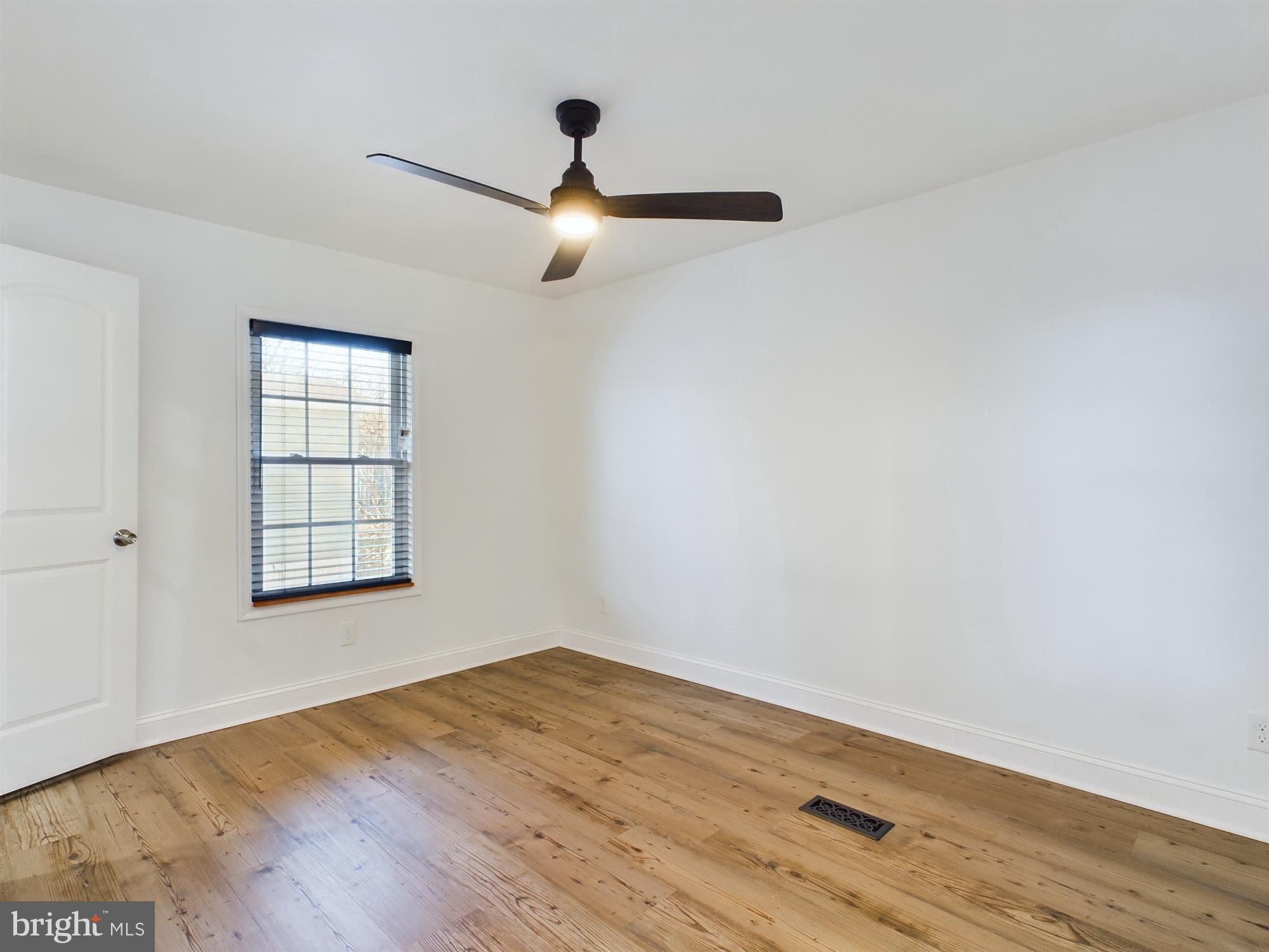 WHISPERING PINE MHP - Residential