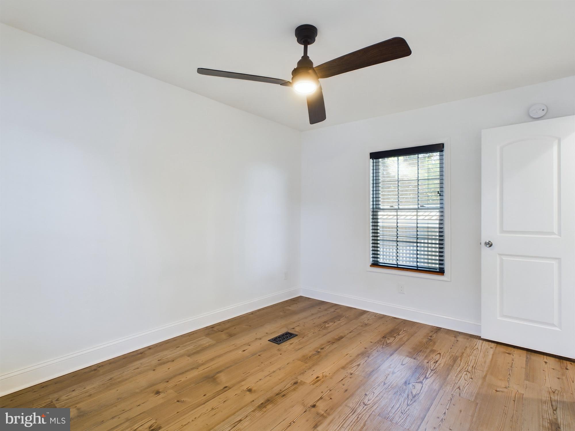 WHISPERING PINE MHP - Residential