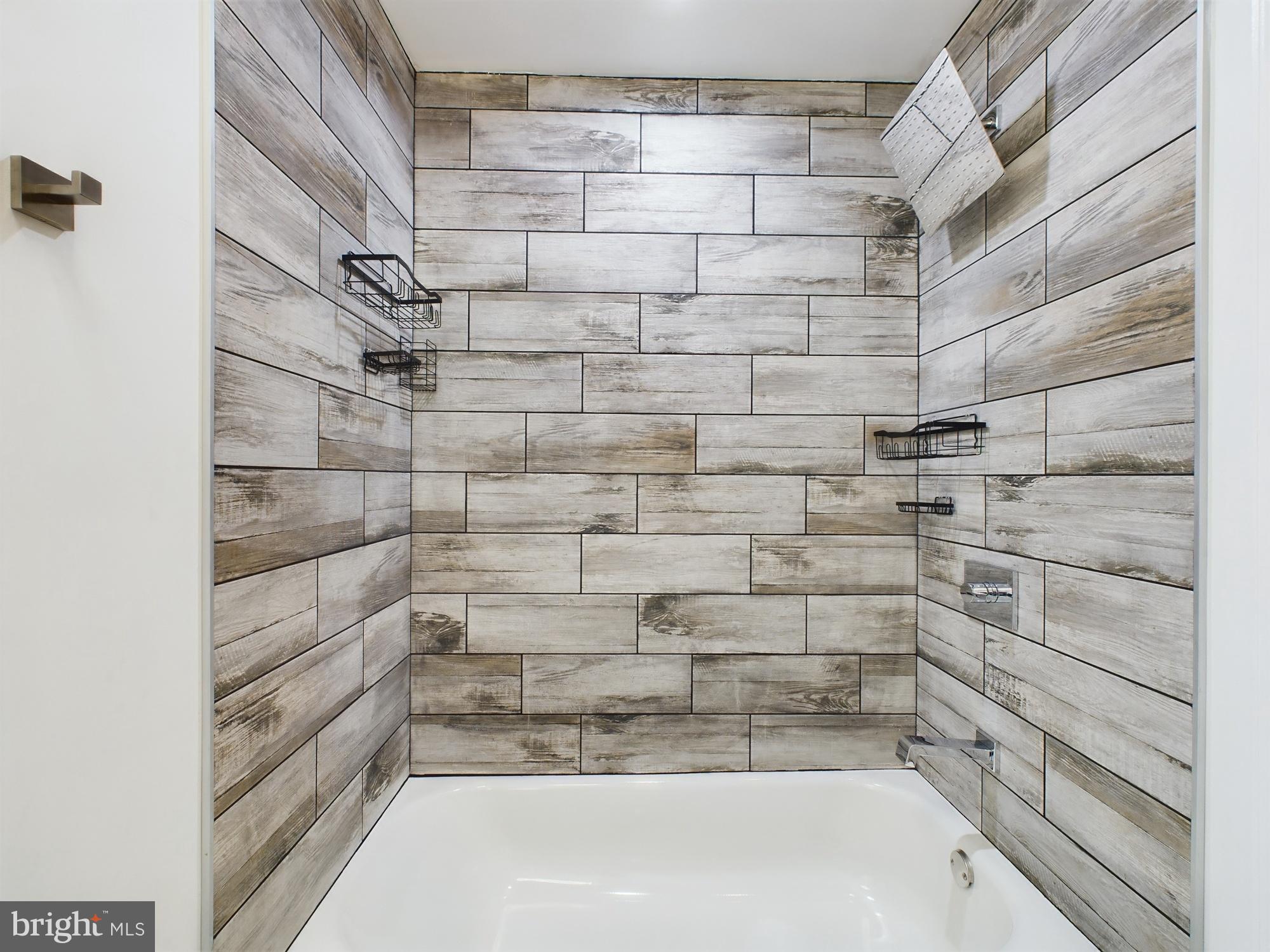 WHISPERING PINE MHP - Residential