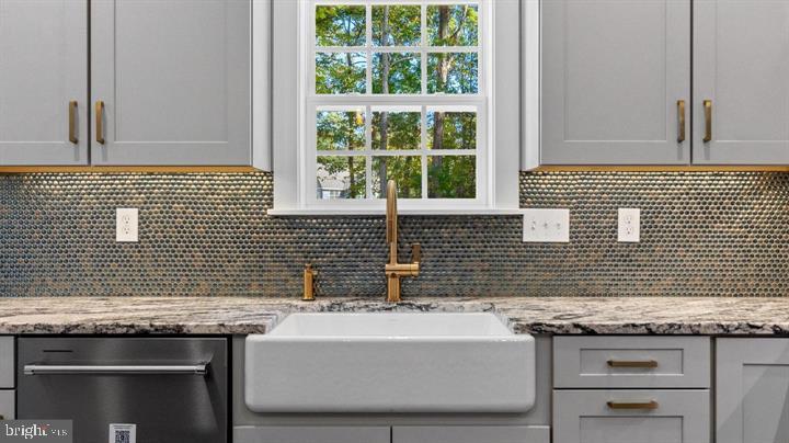 BISHOP WOODS - Residential