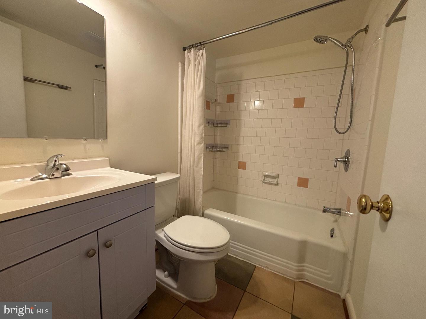 HERITAGE WOODS NORTH - Residential Lease