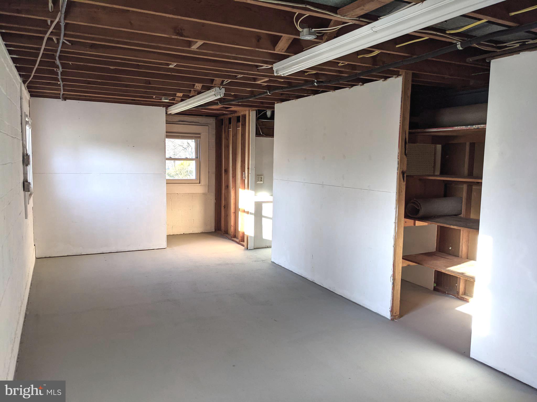 BUSH HILL WOODS - Residential Lease