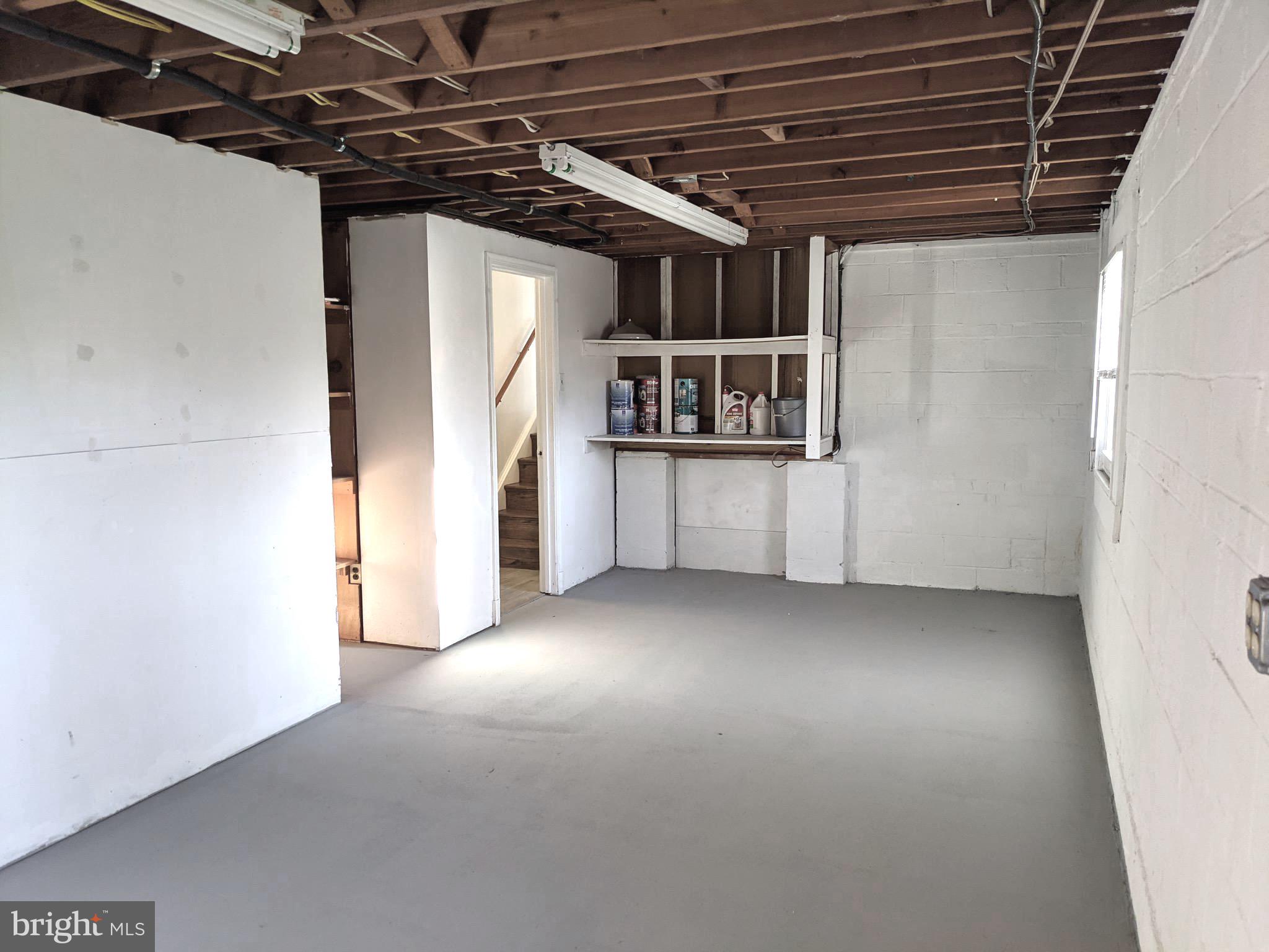 BUSH HILL WOODS - Residential Lease