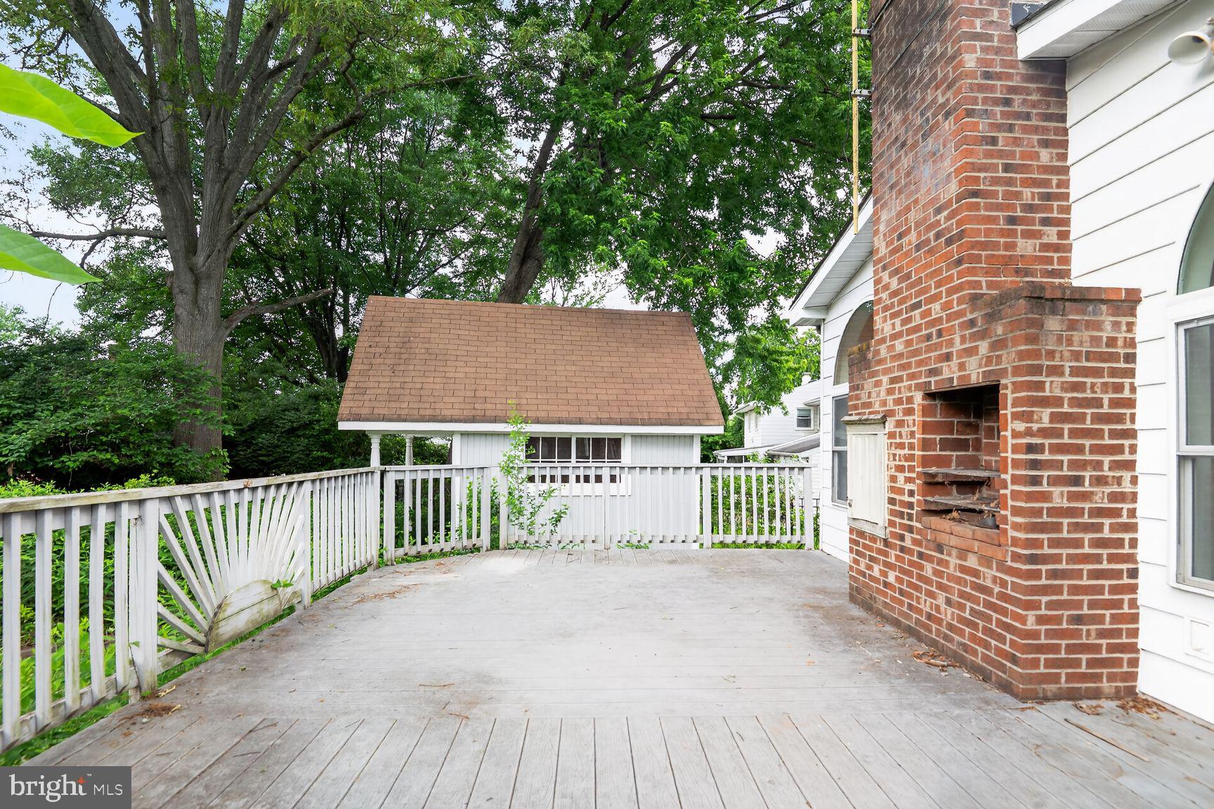 DUNN LORING WOODS - Residential