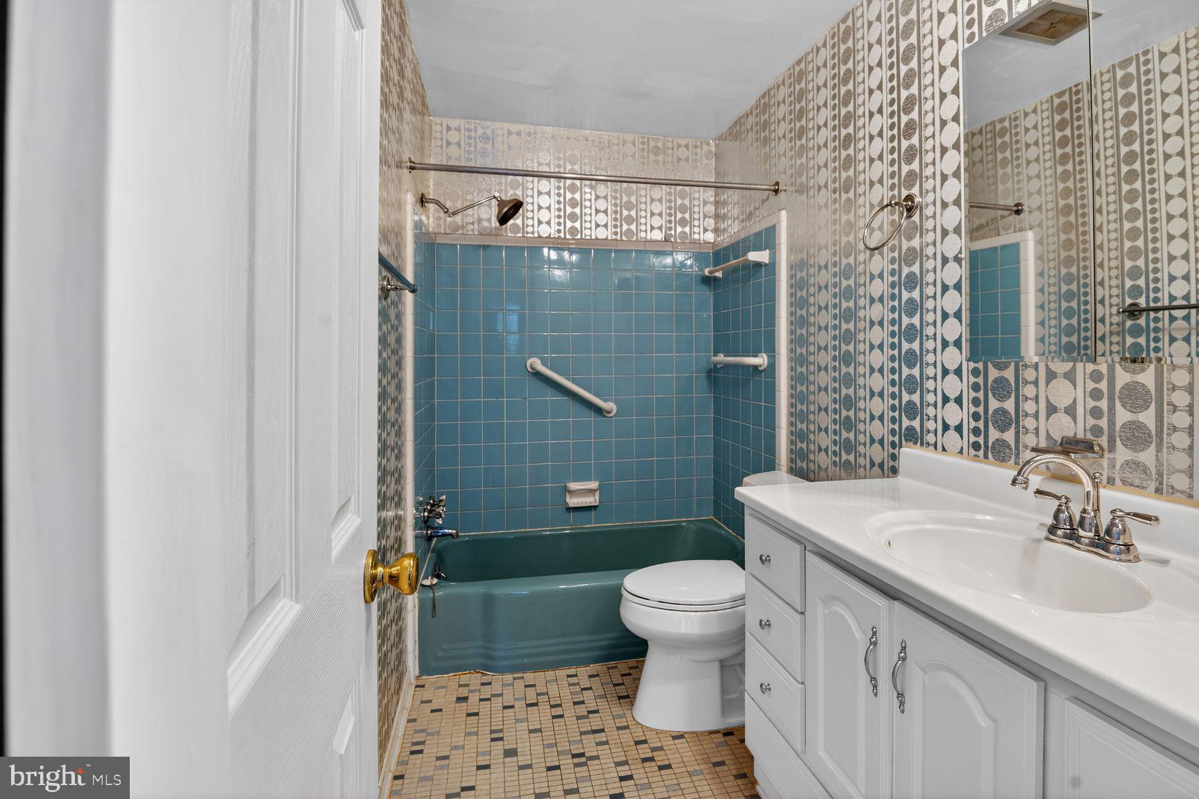 DUNN LORING WOODS - Residential