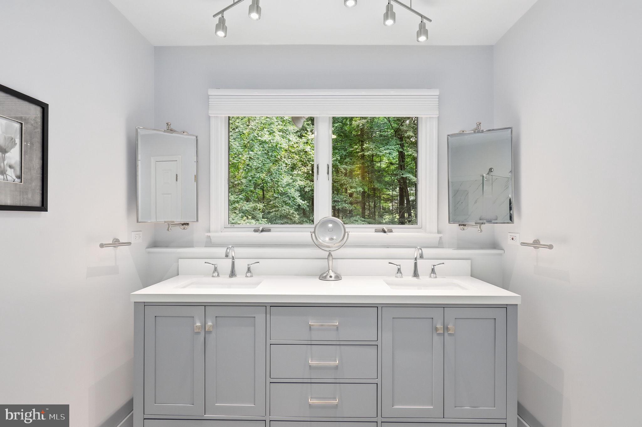 MEADOWOOD - Residential