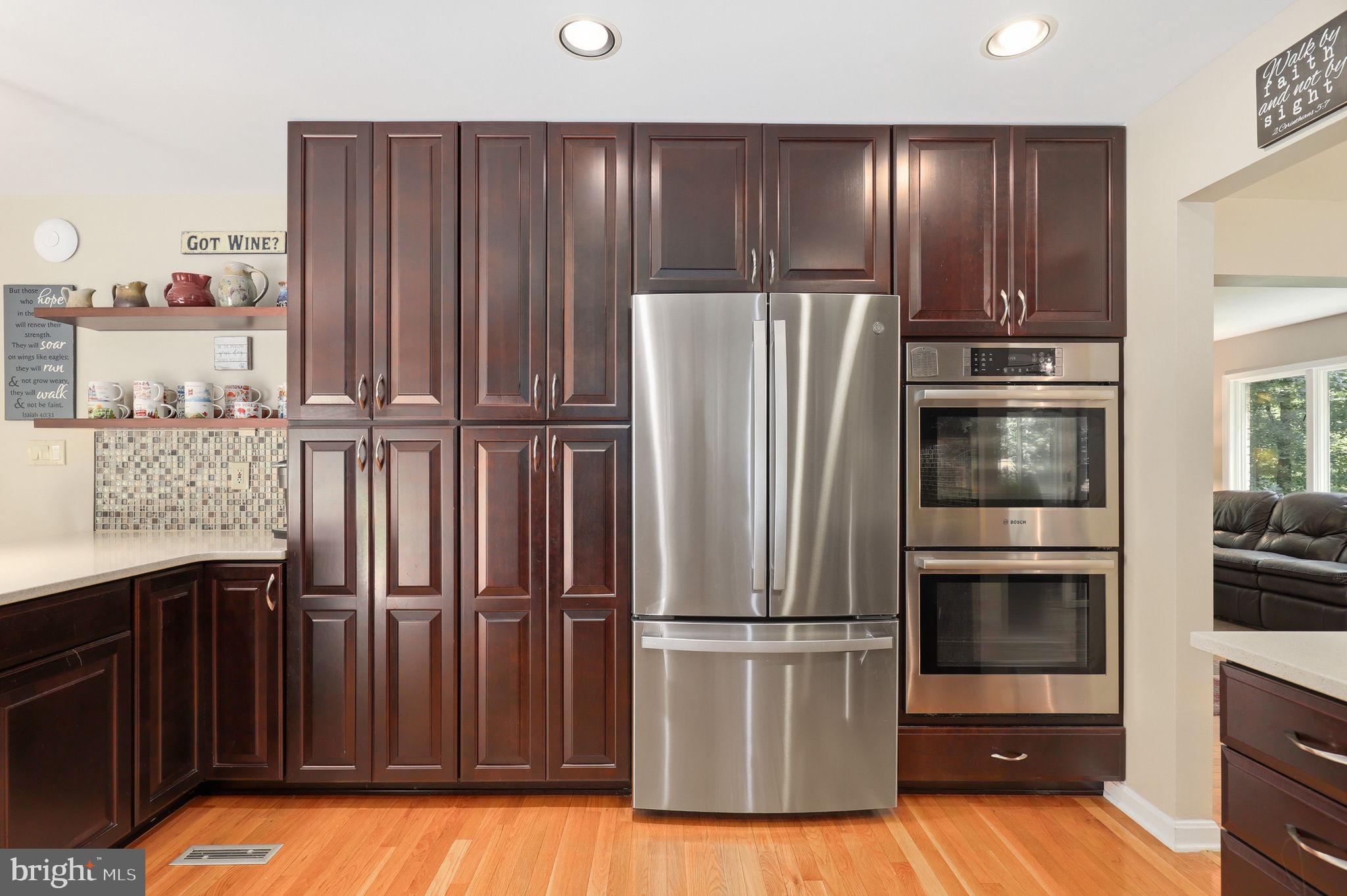 MEADOWOOD - Residential