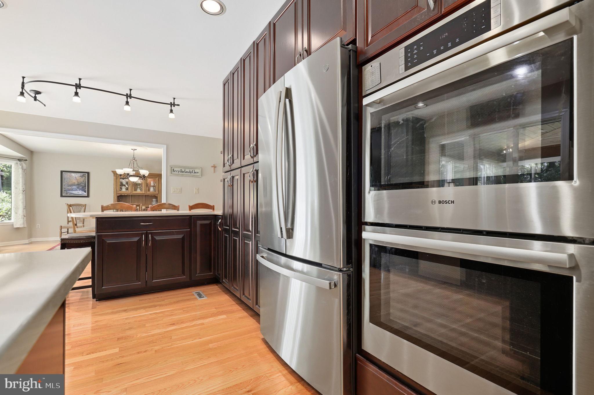 MEADOWOOD - Residential