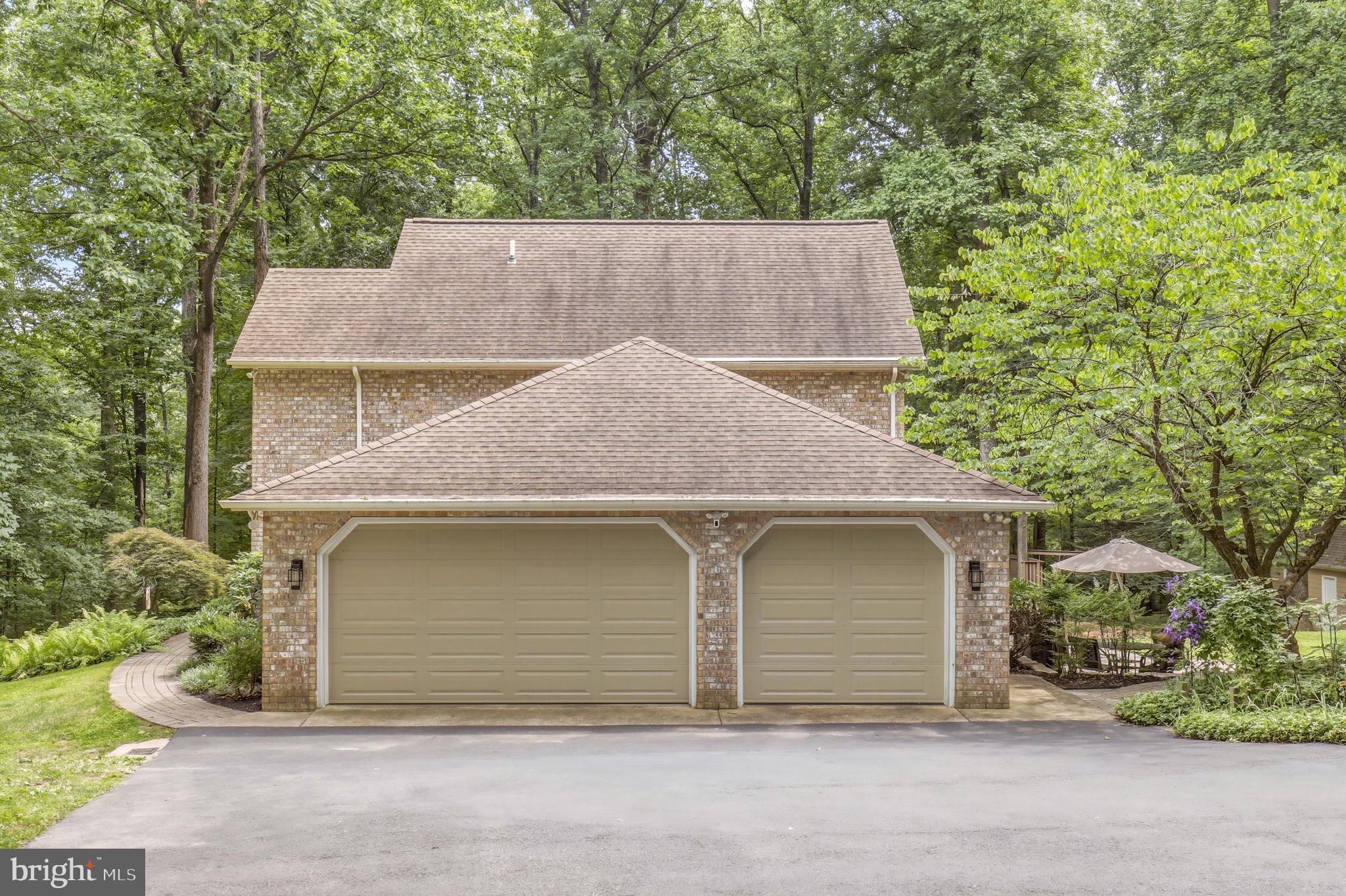 MEADOWOOD - Residential