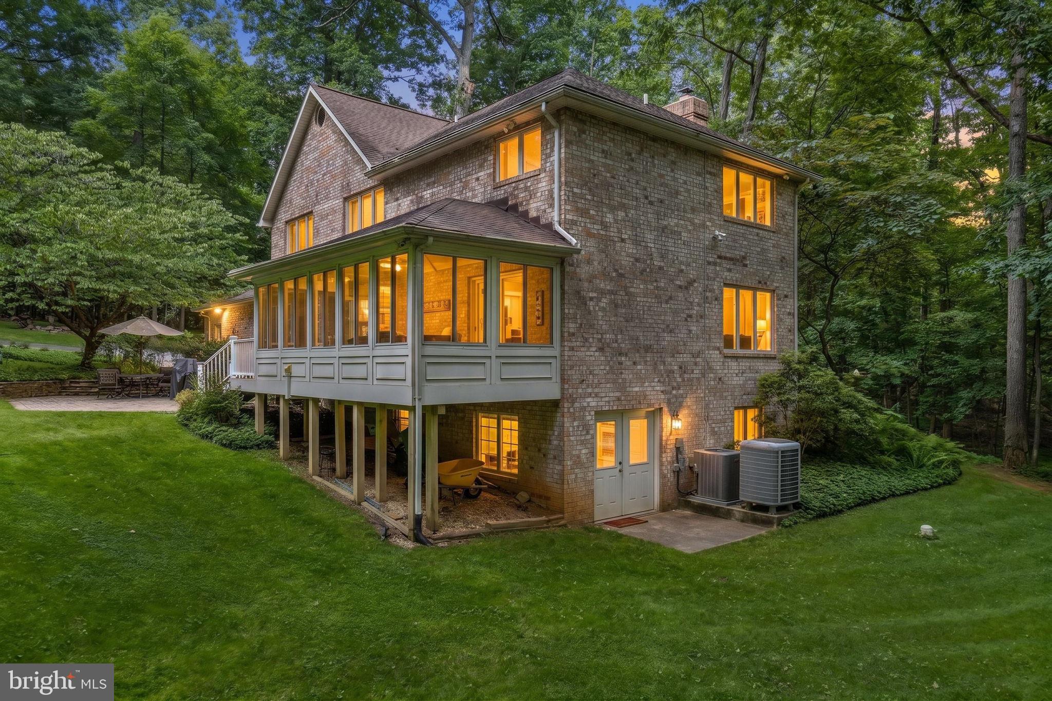 MEADOWOOD - Residential