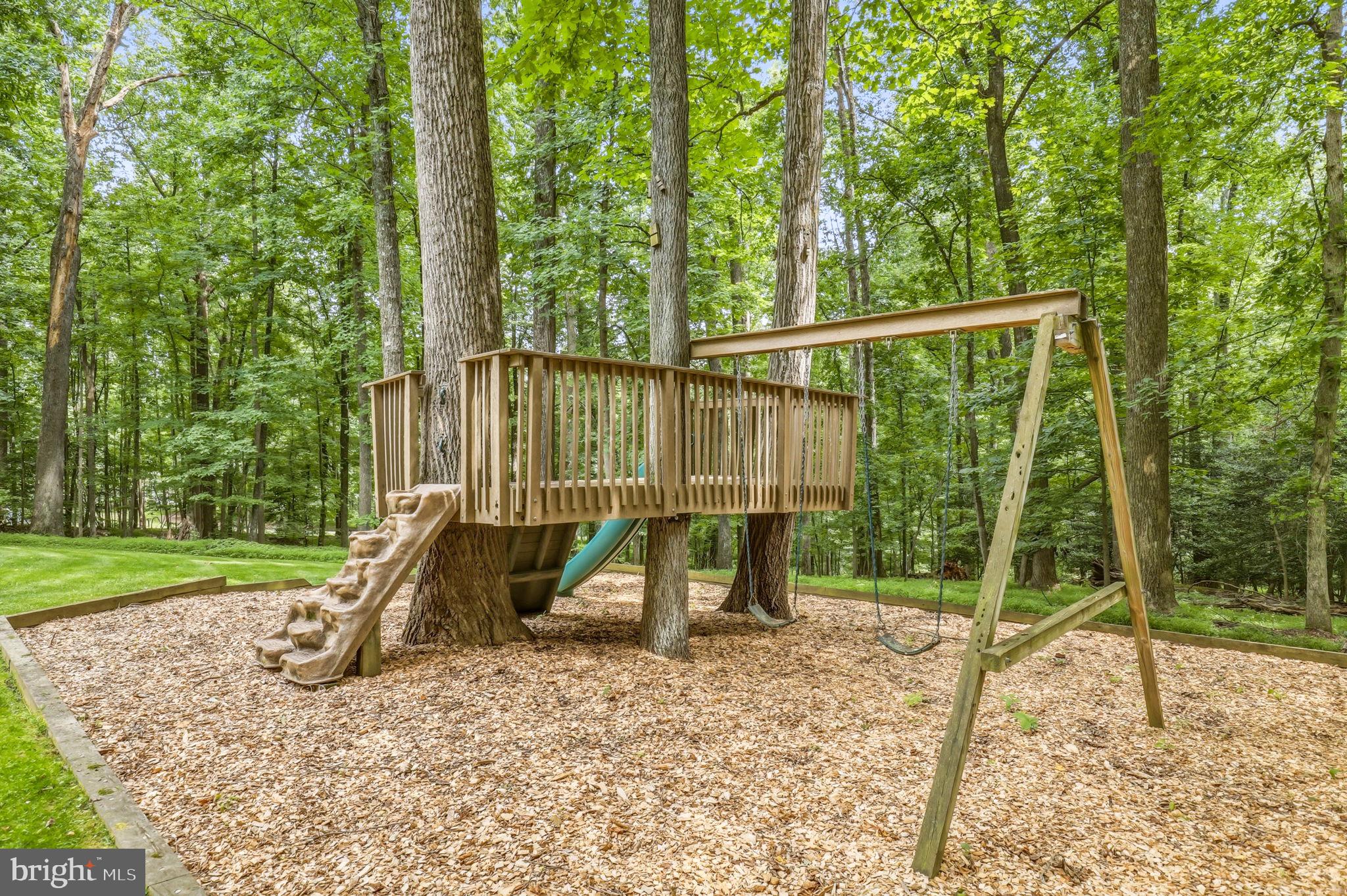 MEADOWOOD - Residential
