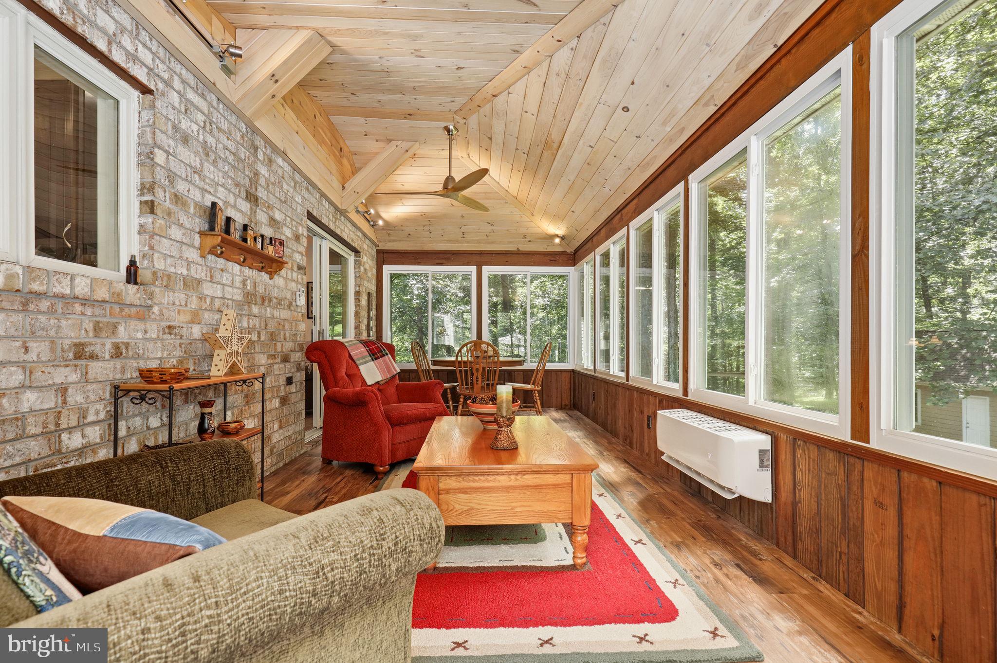 MEADOWOOD - Residential
