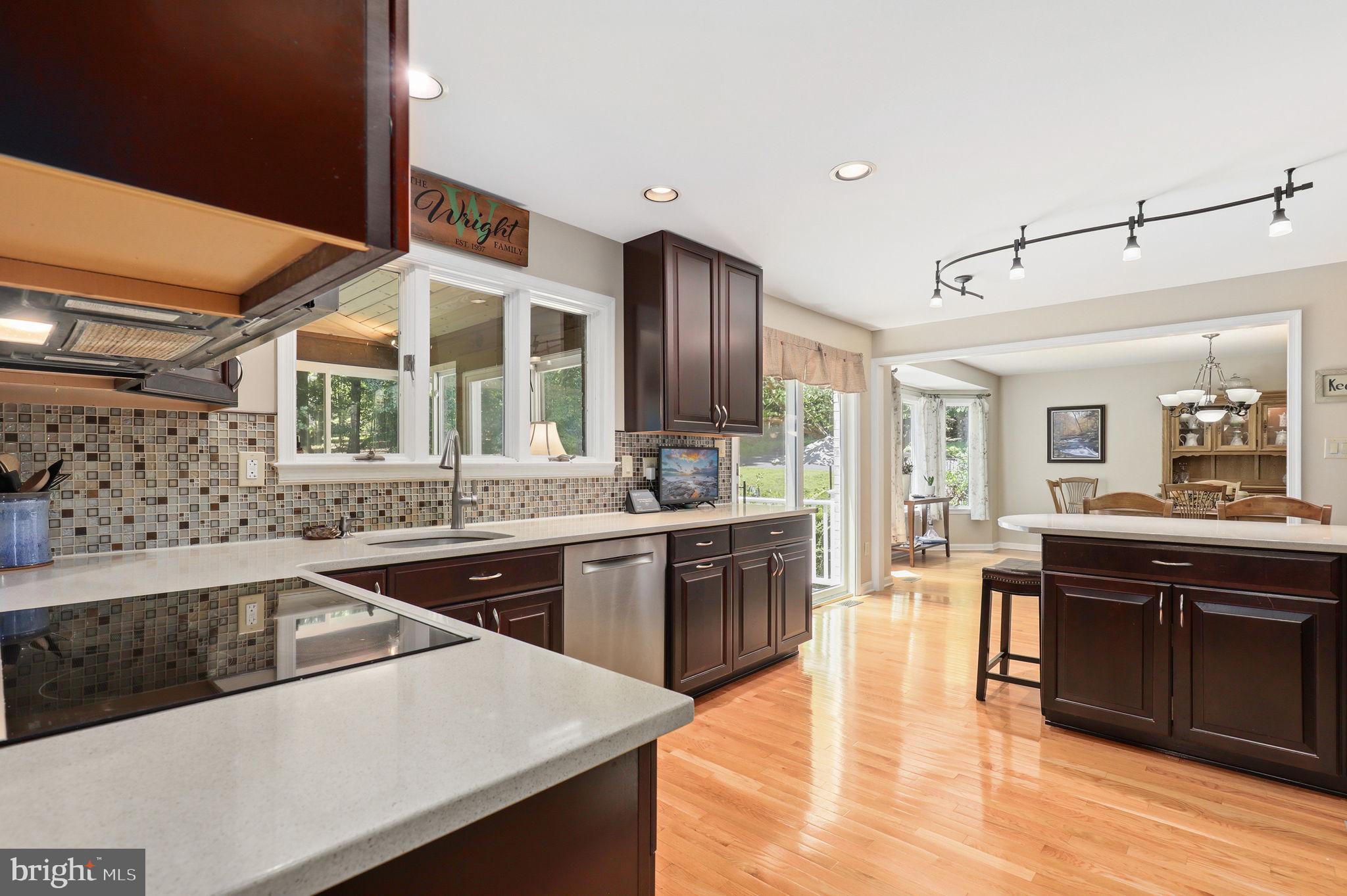 MEADOWOOD - Residential