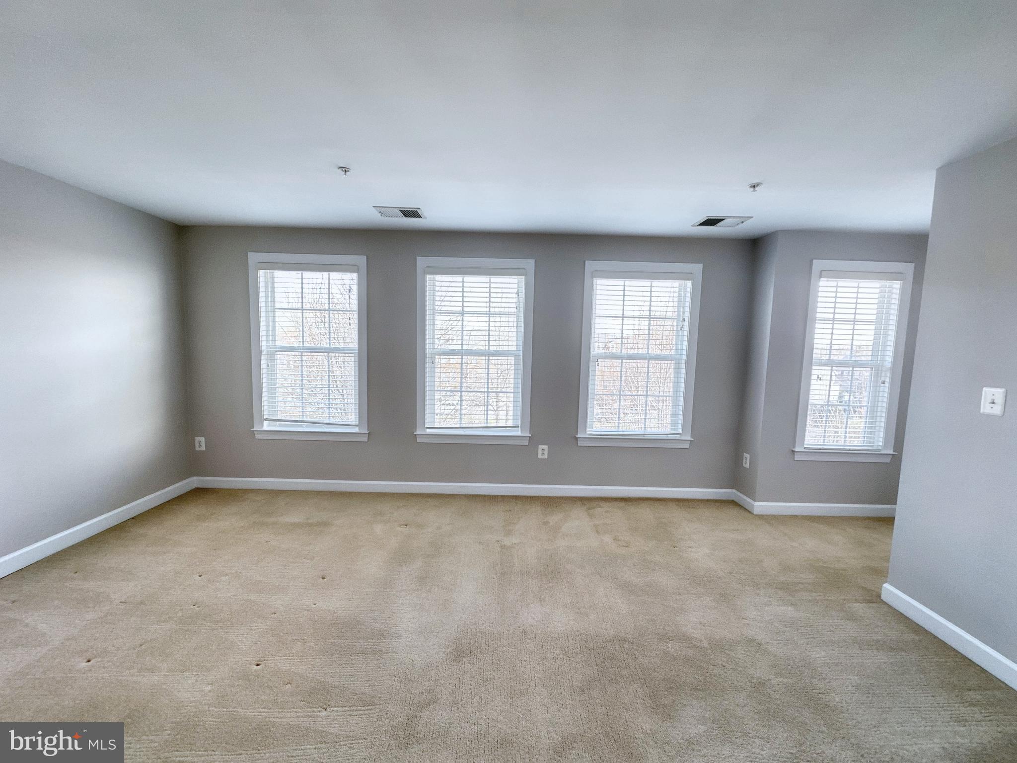 OAK CREEK CLUB - Residential