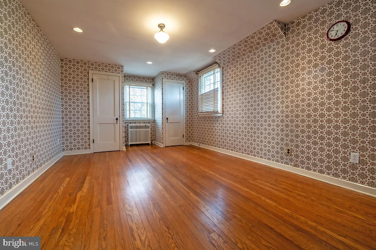 FOX CHASE - Residential