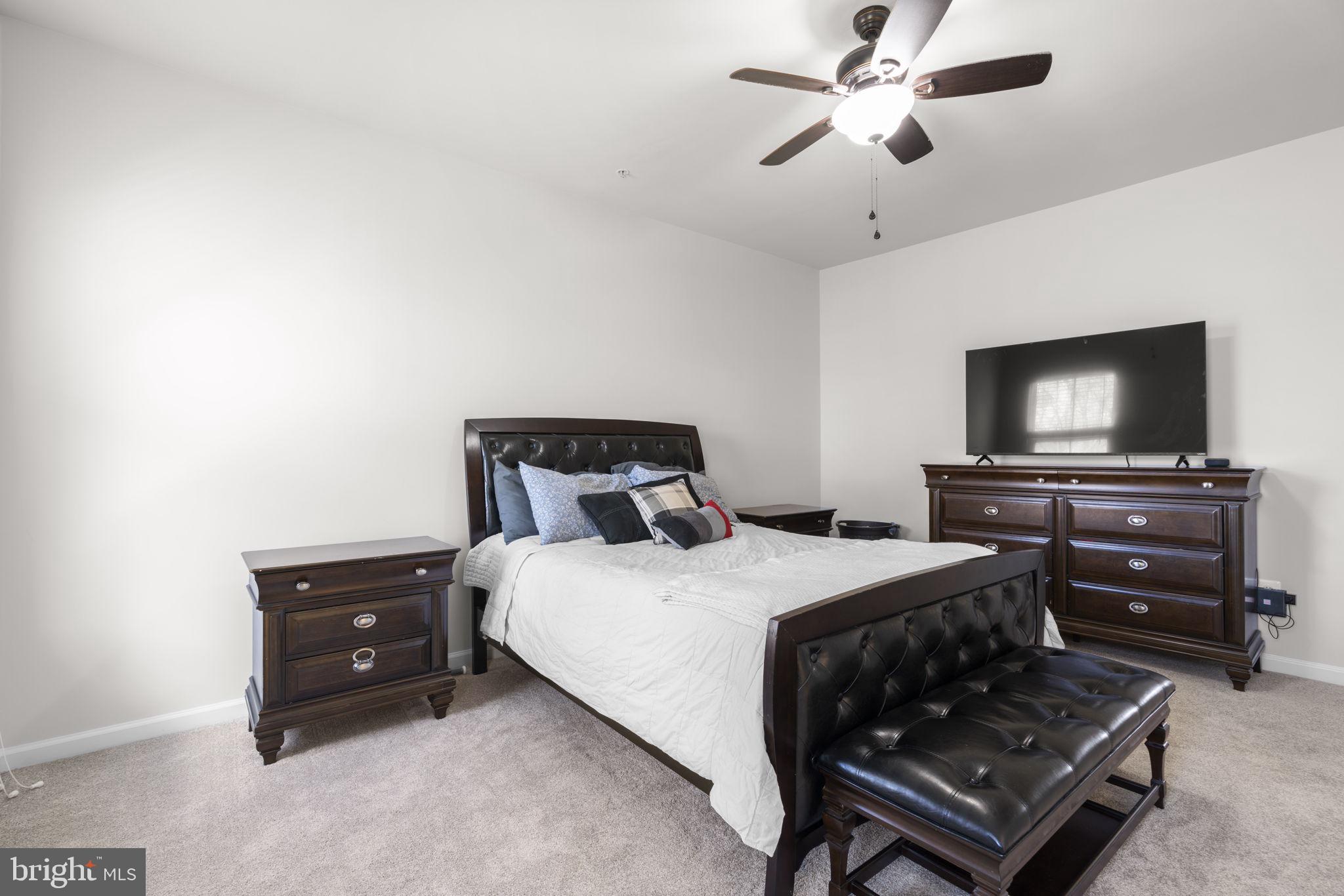 CREEKSIDE VILLAGE - Residential
