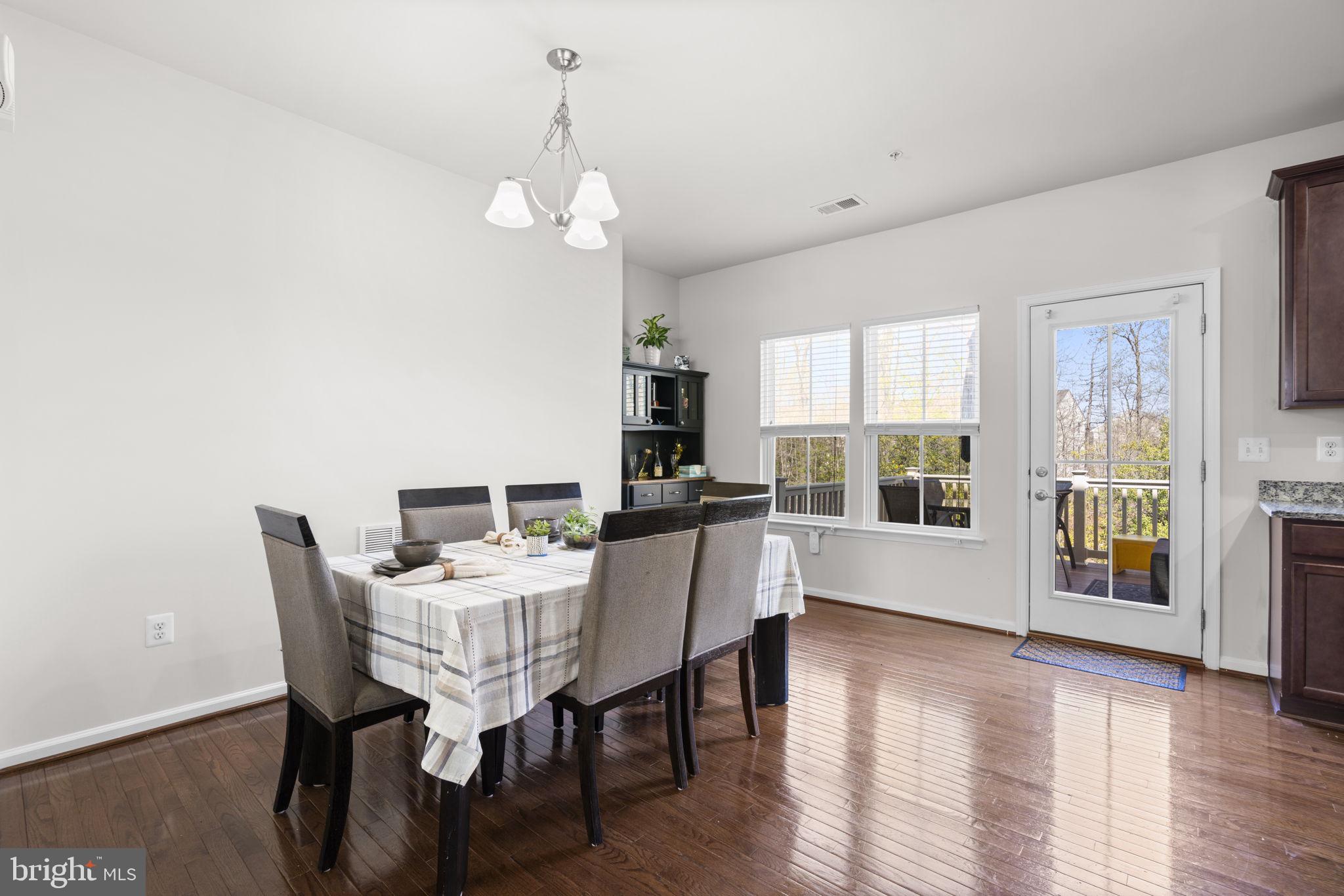 CREEKSIDE VILLAGE - Residential