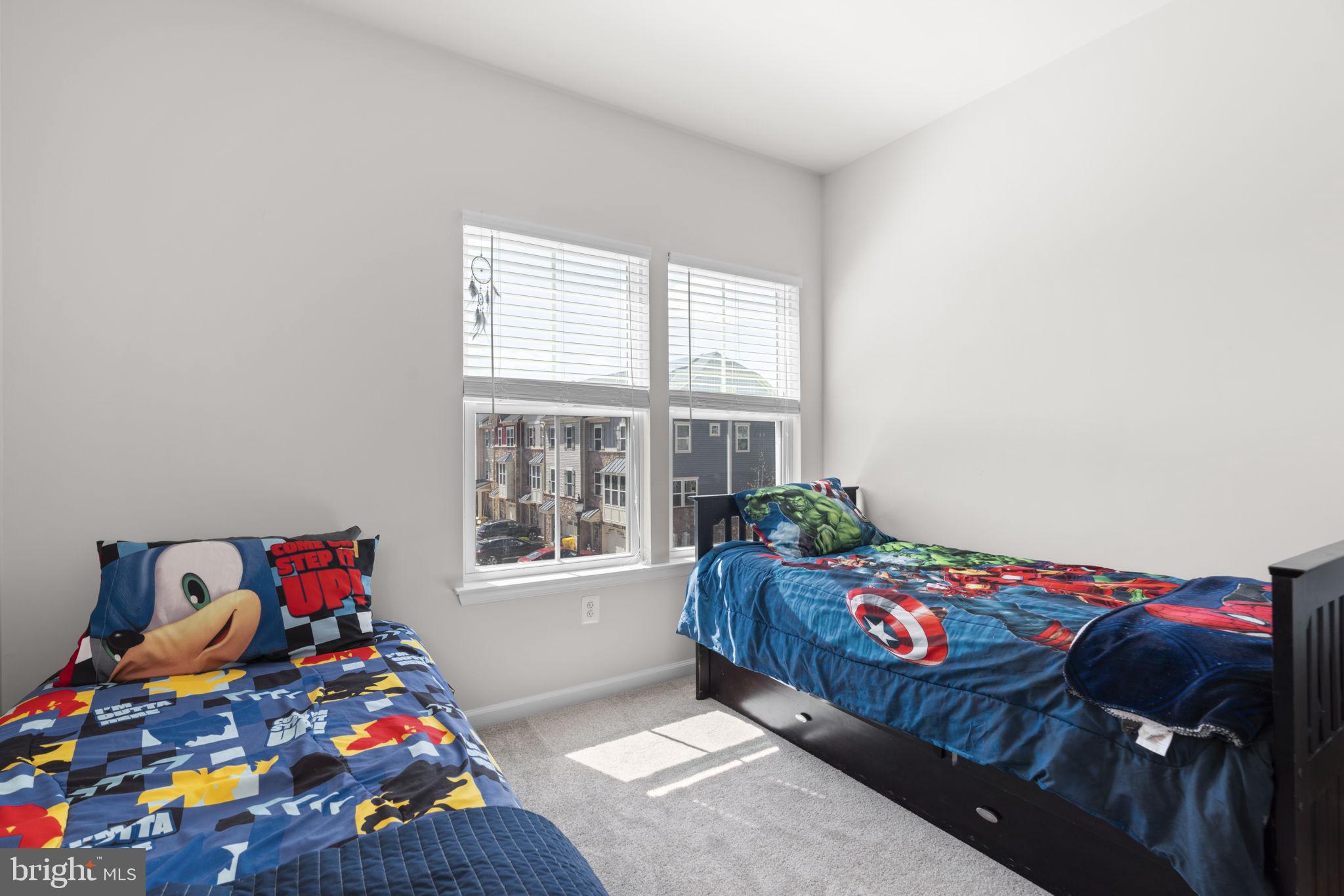 CREEKSIDE VILLAGE - Residential