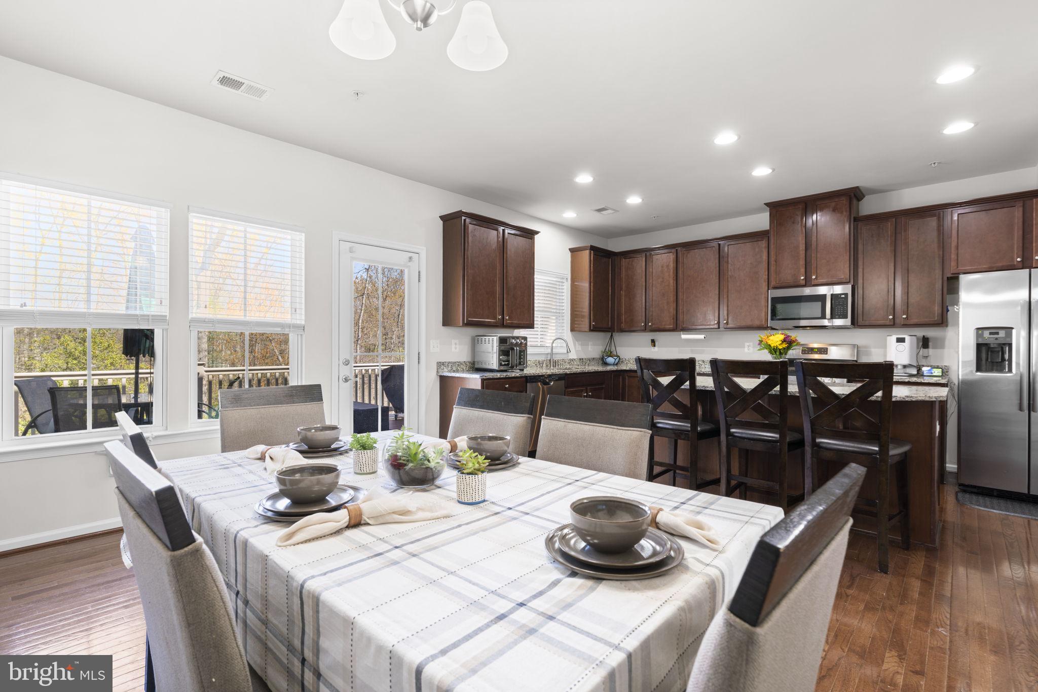 CREEKSIDE VILLAGE - Residential