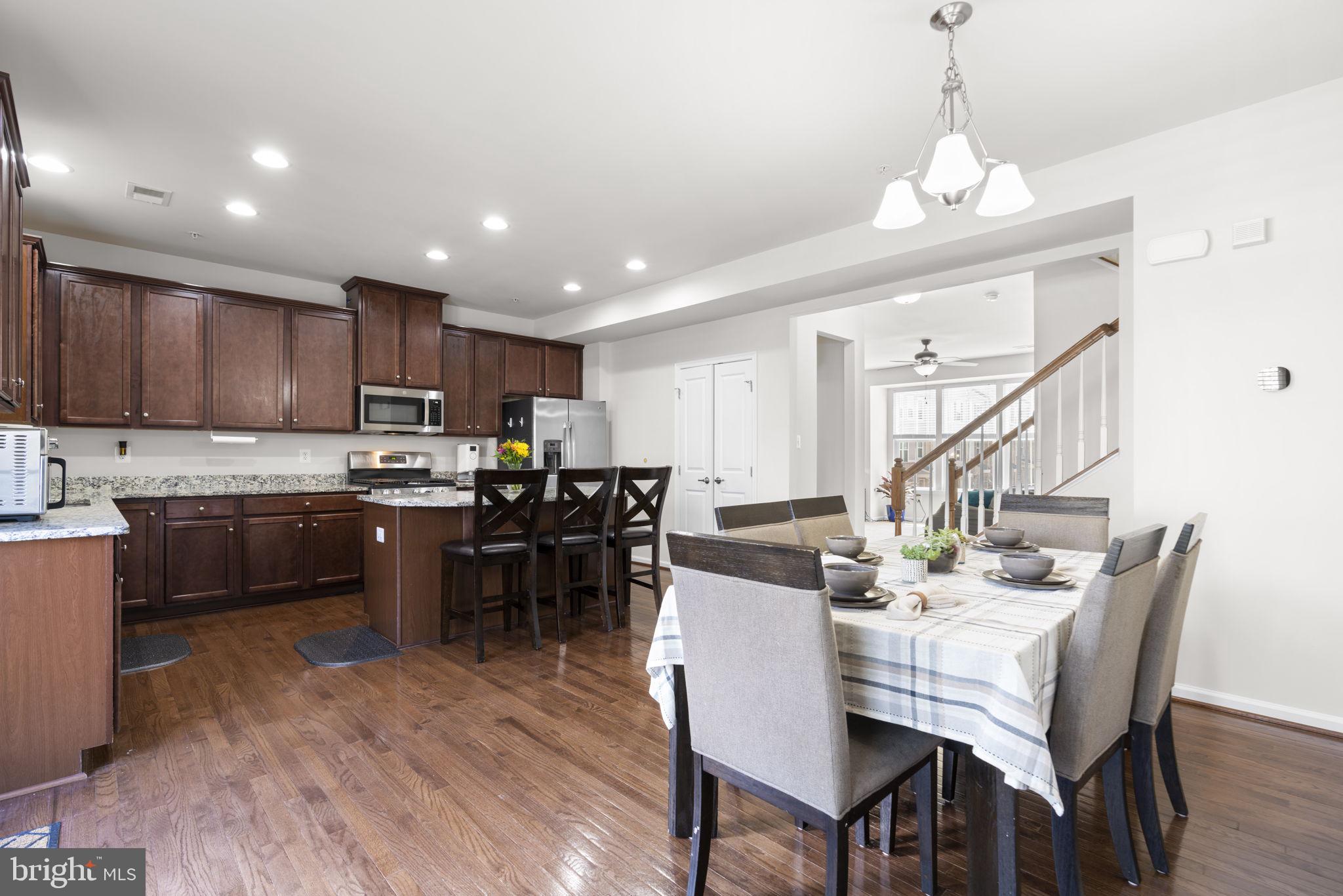 CREEKSIDE VILLAGE - Residential