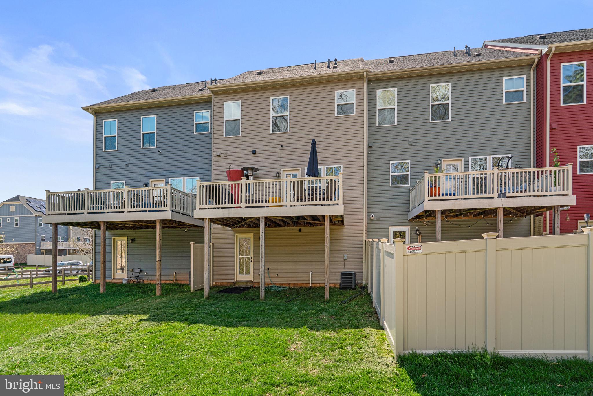 CREEKSIDE VILLAGE - Residential