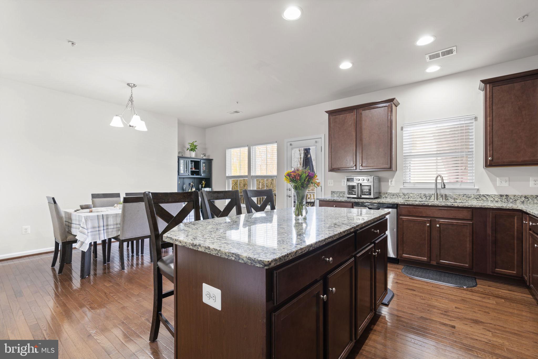 CREEKSIDE VILLAGE - Residential