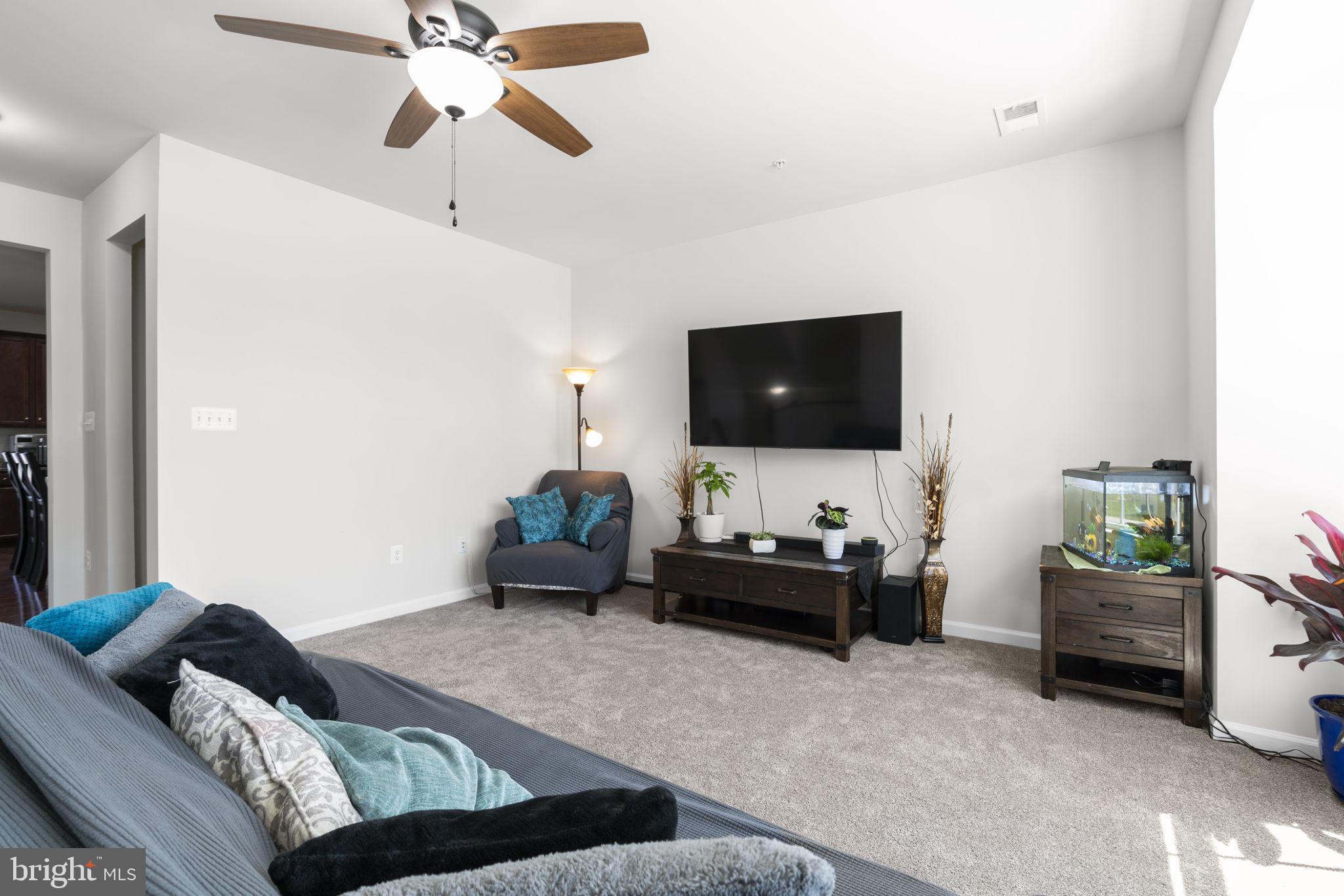 CREEKSIDE VILLAGE - Residential